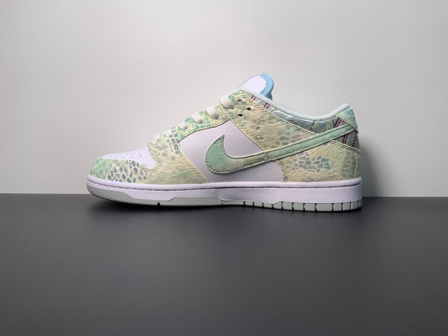 Nike SB Dunk Low Year Of The Dragon ''Steam Puppet''