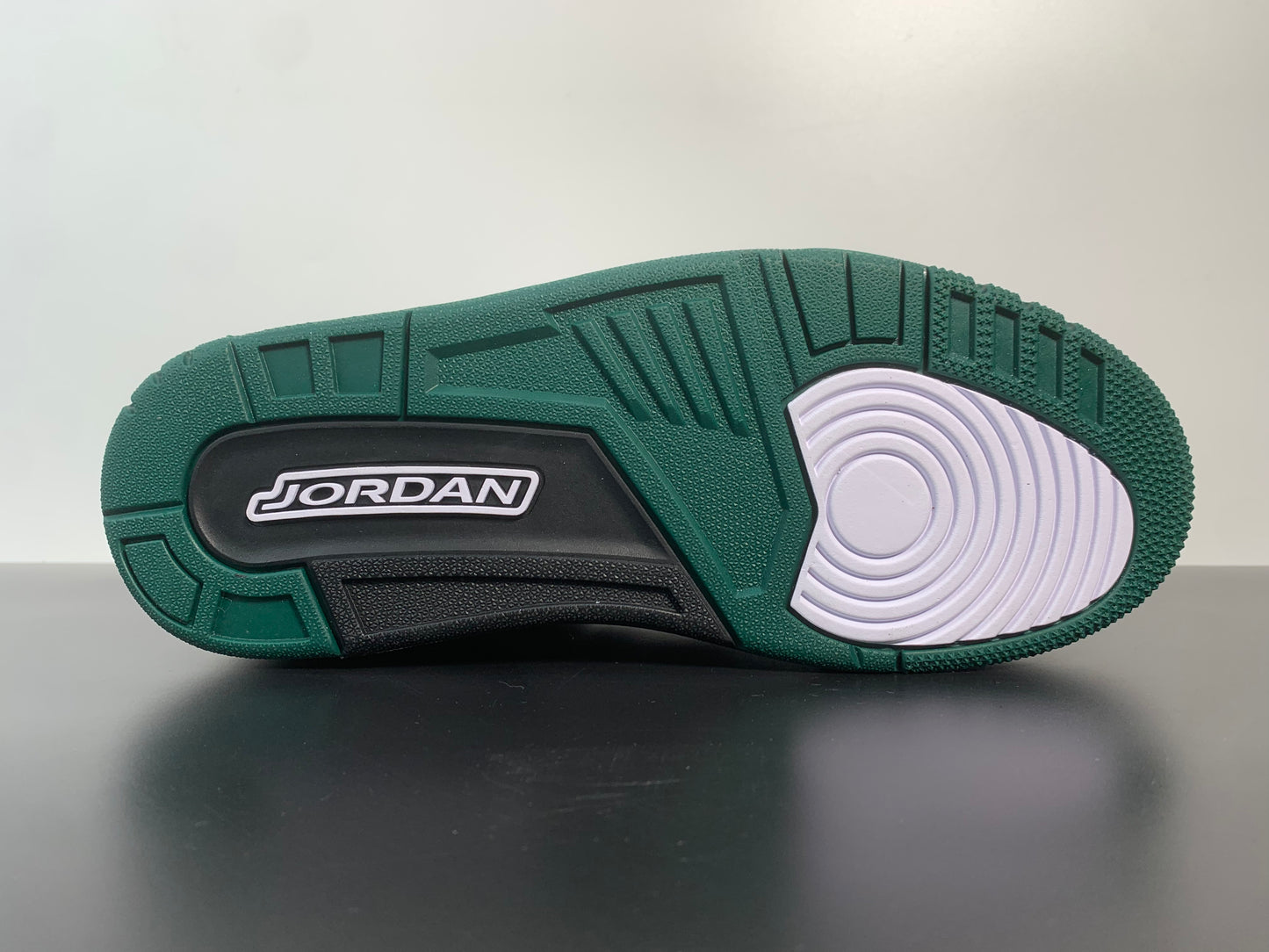 Air Jordan 3 Retro 'Oregon Pit Crew - Home' 282233-594