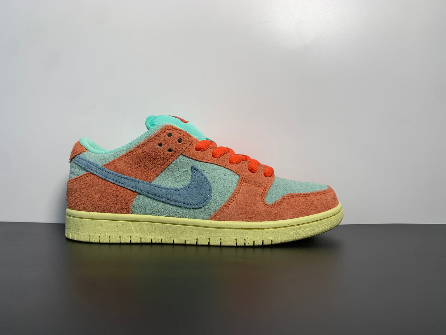Nike SB Dunk Low Noise Aqua Emerald Rise Orange DV5429-800