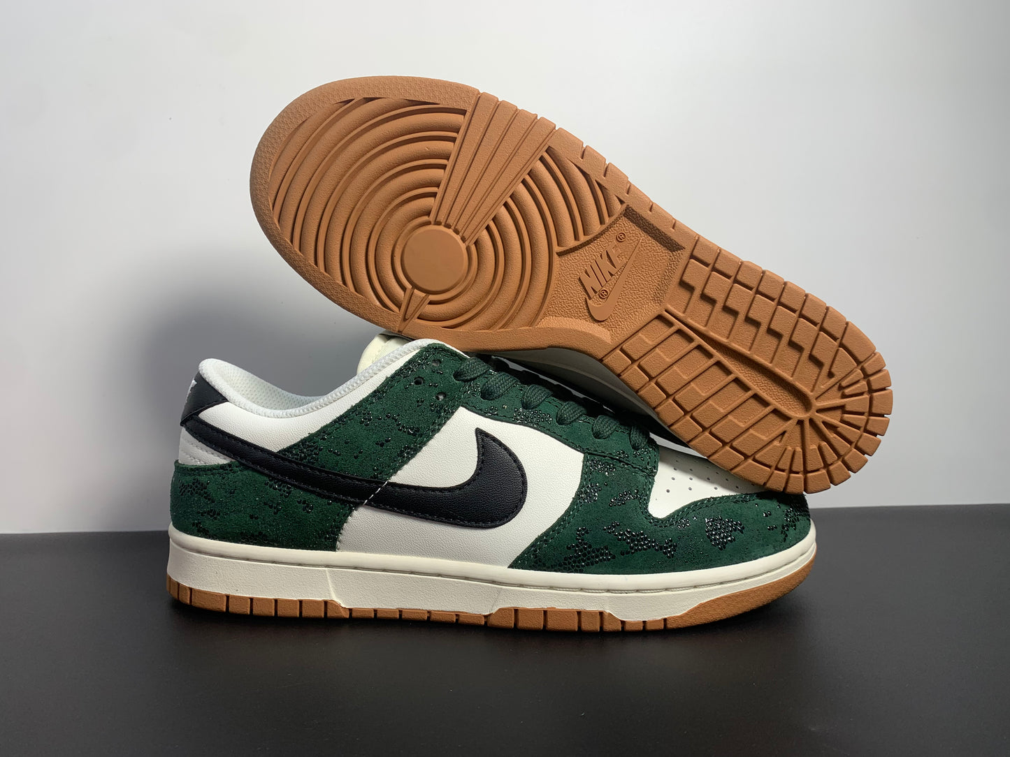 Nike Dunk Low WMNS“Green Snake FQ8893-397