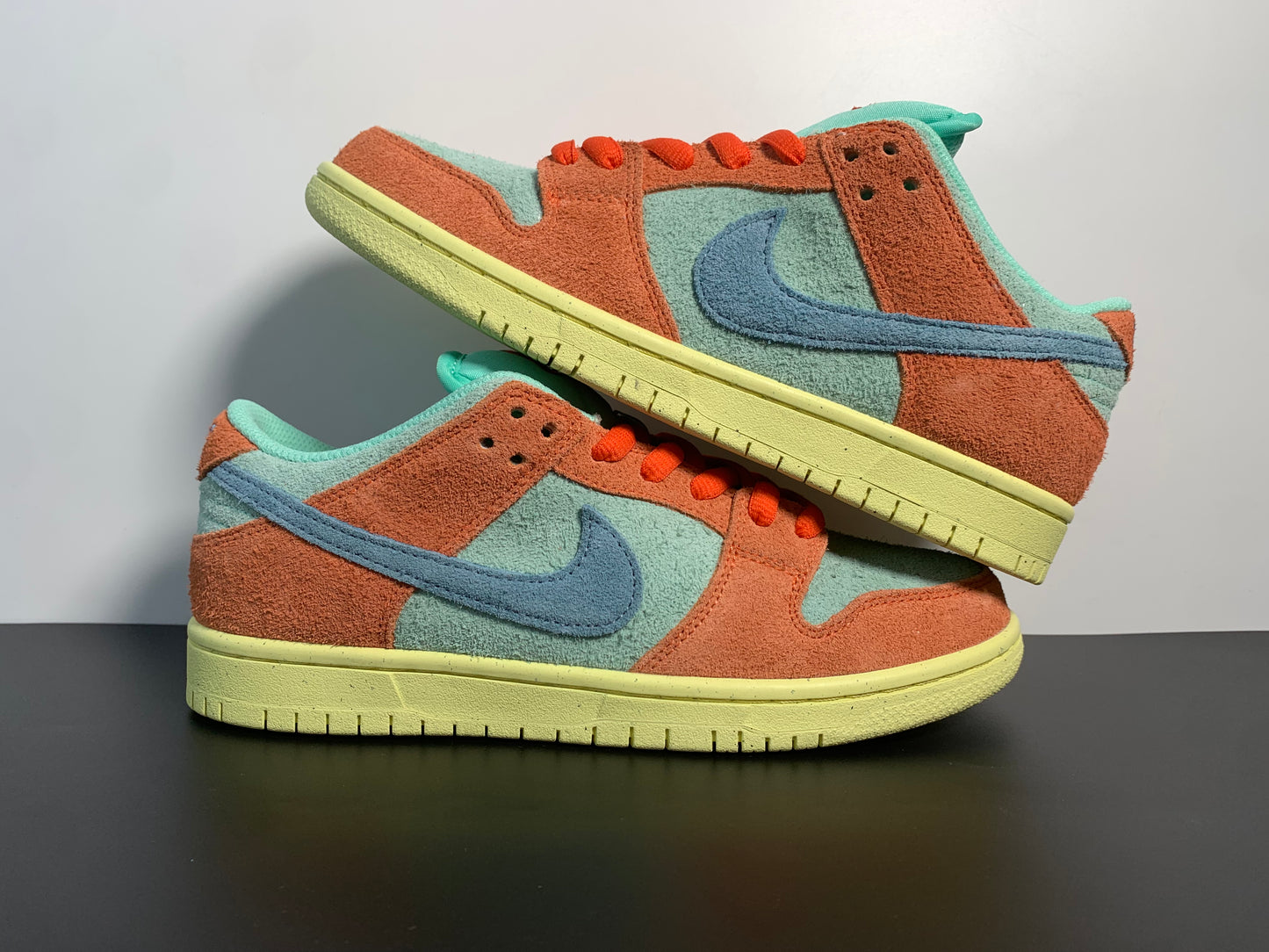 Nike SB Dunk Low Noise Aqua Emerald Rise Orange DV5429-800