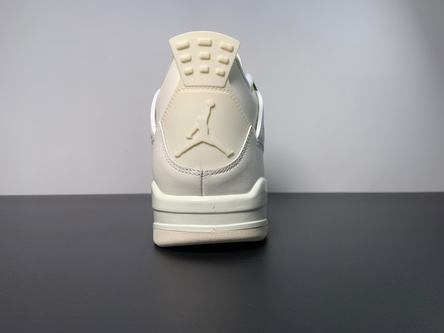 Air Jordan 4 Retro Metallic Gold AQ9129-170 Air Jordan 4 WMNS “Sail”