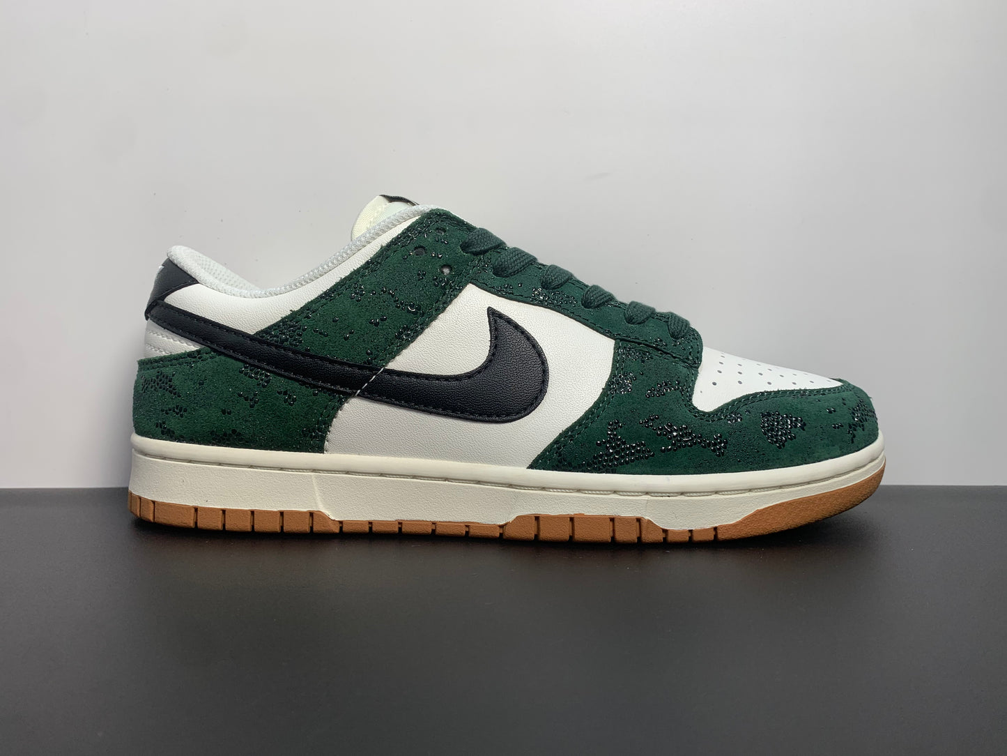 Nike Dunk Low WMNS“Green Snake FQ8893-397