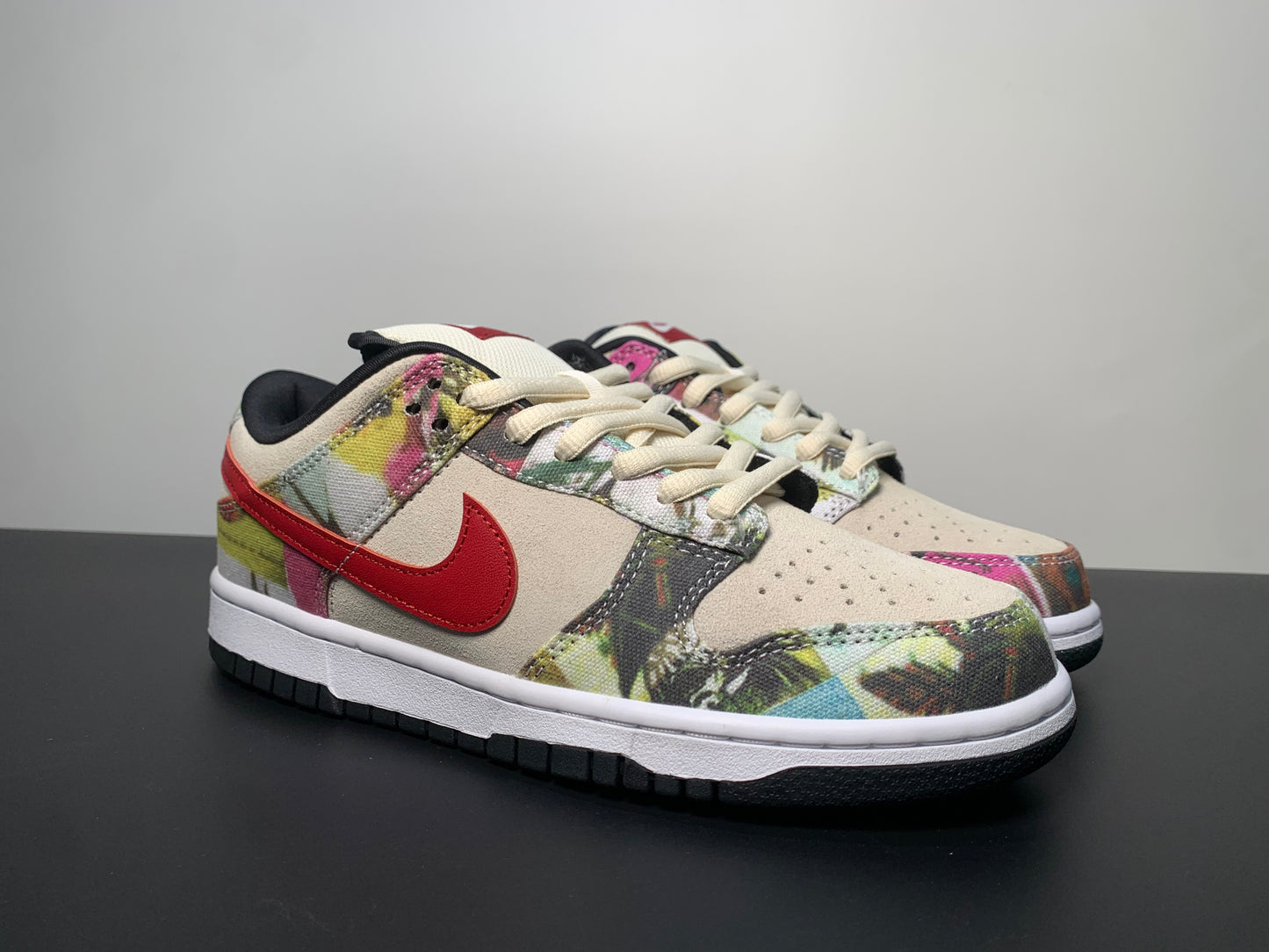 NIke SB Dunk Low Paris