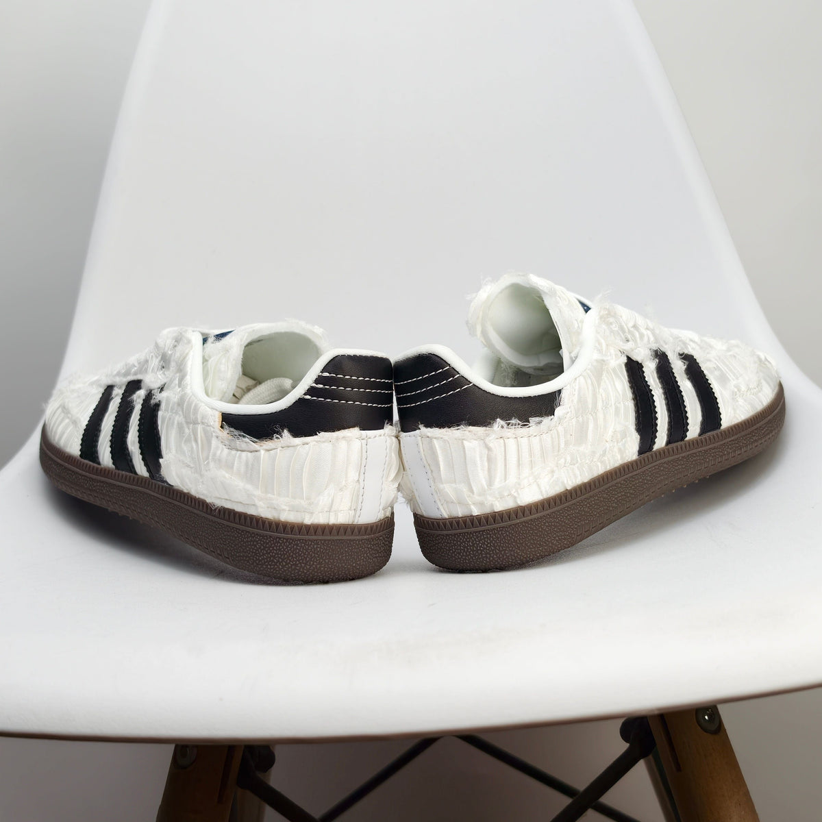 Adidas Originals Samba OG x Caroline SATIN SHOES White JQ4748