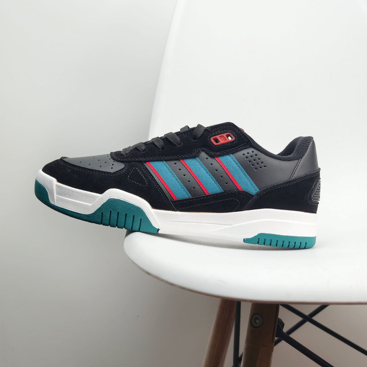 Adidas Originals Tekkira Cup Black JS4308