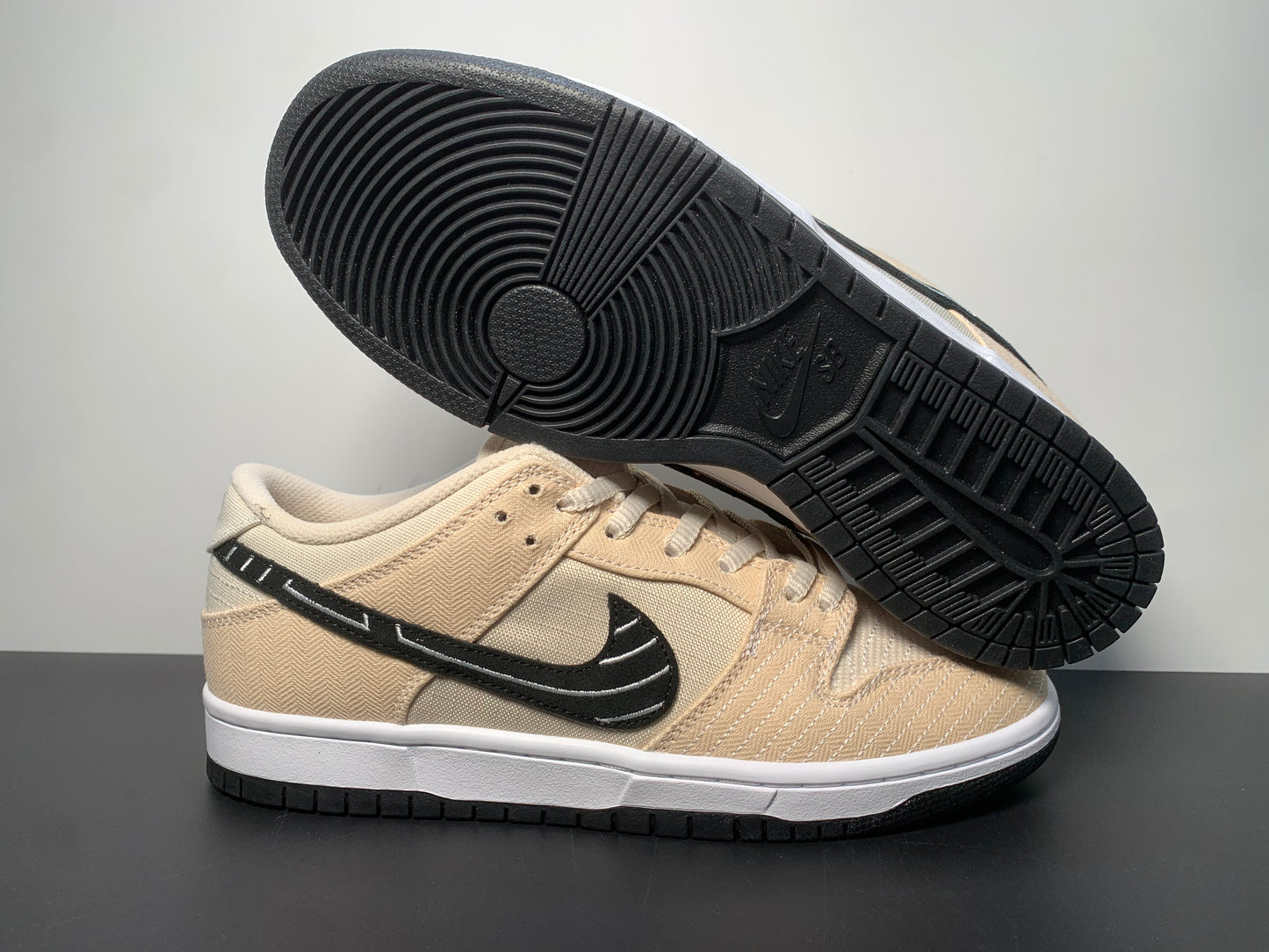 Albino & Preto x Nike SB Dunk Low