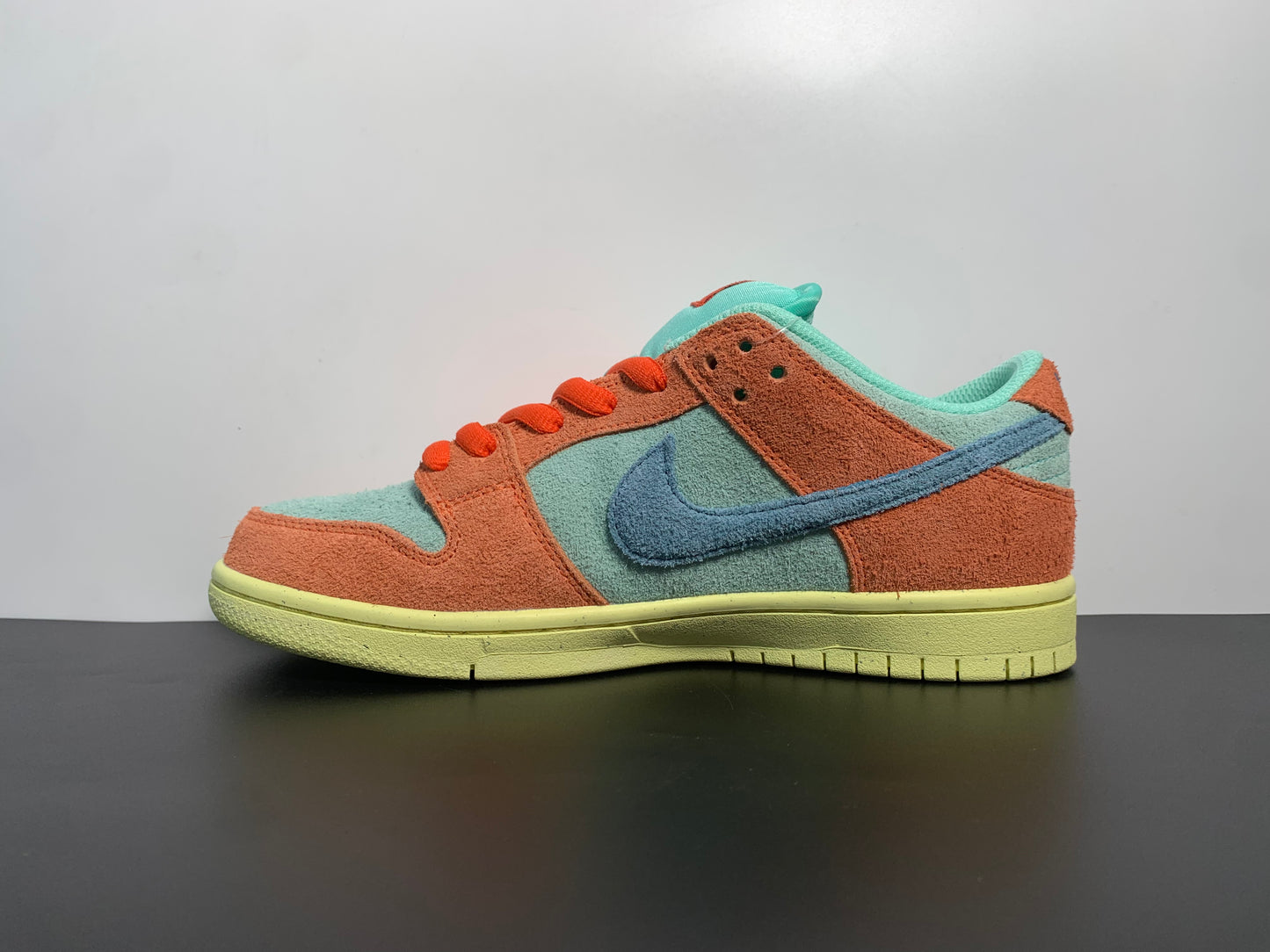 Nike SB Dunk Low Noise Aqua Emerald Rise Orange DV5429-800