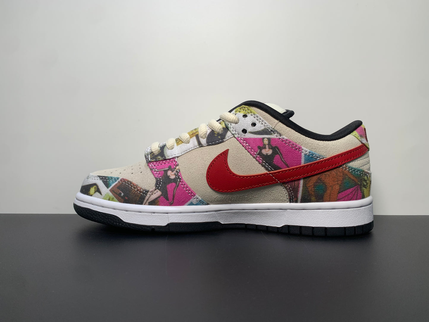 NIke SB Dunk Low Paris