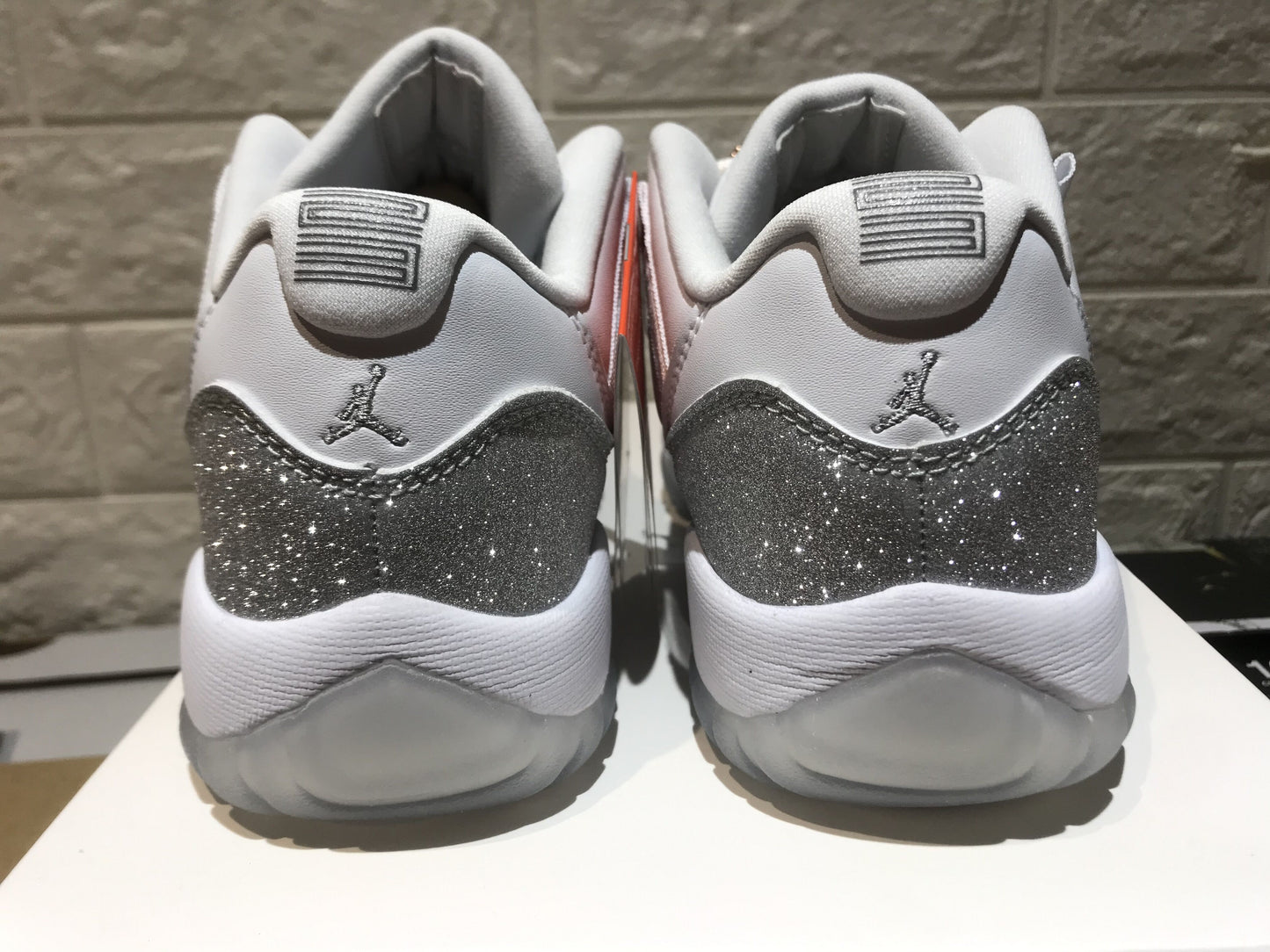 Air Jordan 11 Low" Metallic Silver "