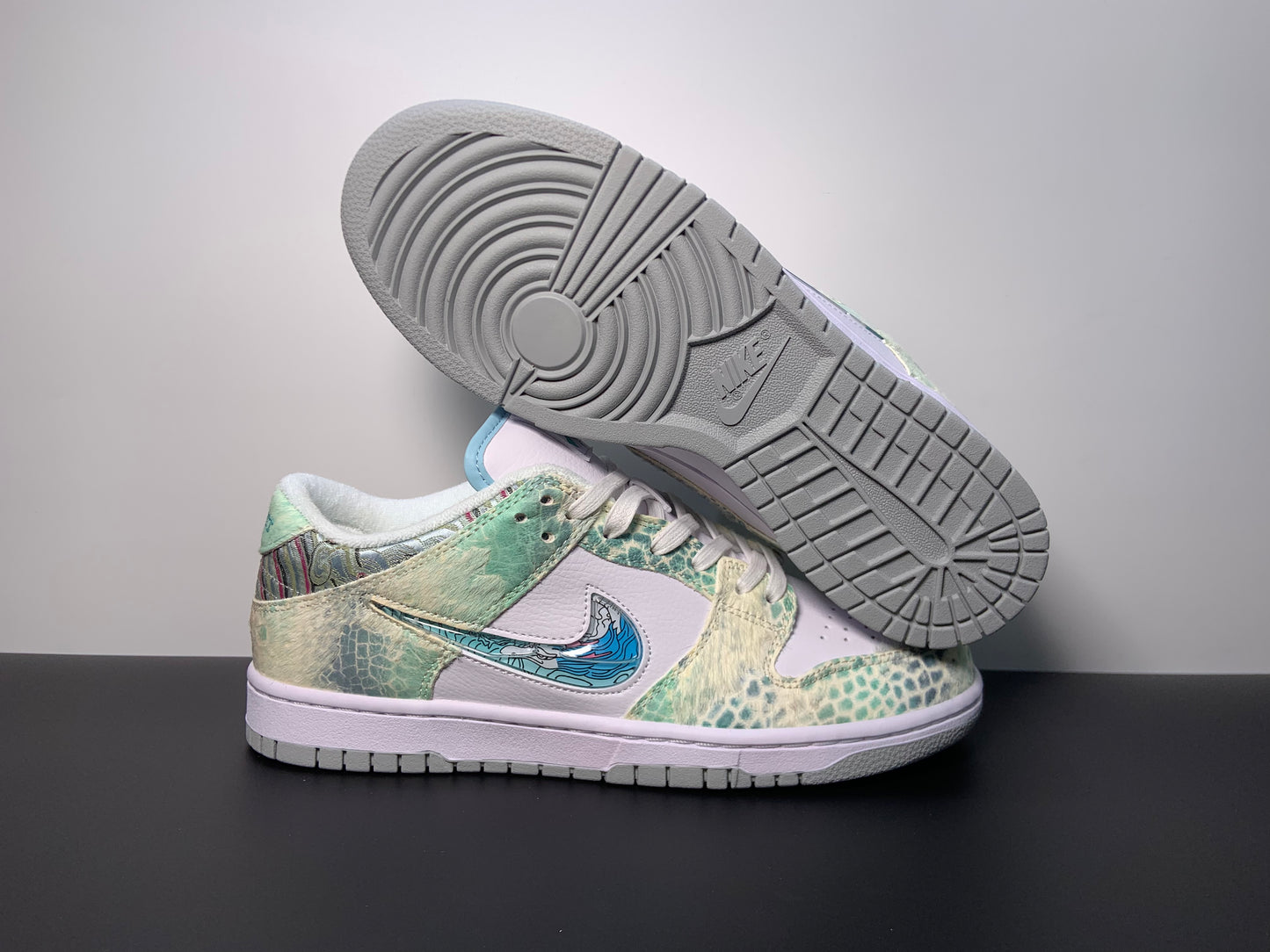 Nike SB Dunk Low Year Of The Dragon ''Steam Puppet''