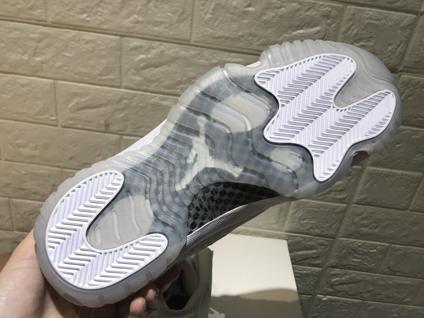 Air Jordan 11" Metallic Silver "