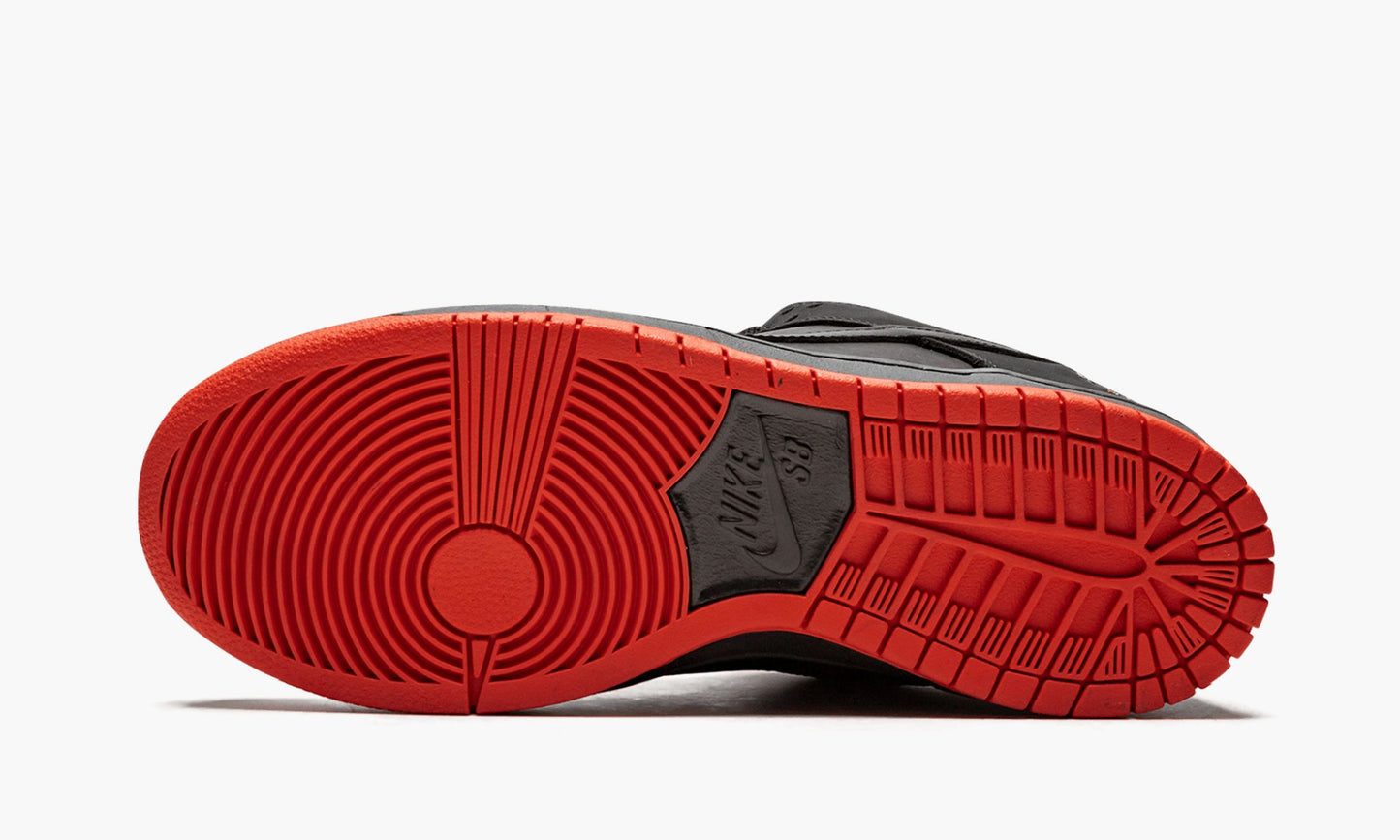 SB Dunk Low TRD QS "Black Pigeon"