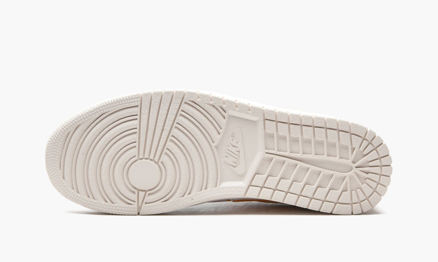 Jordan 1 Centre Court "White University Gold"