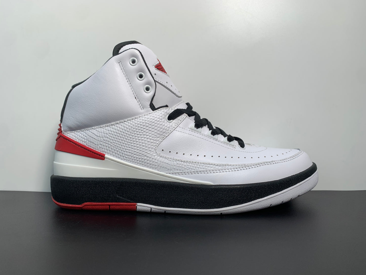 Air Jordan 2 OG “Chicago” DX2454-106