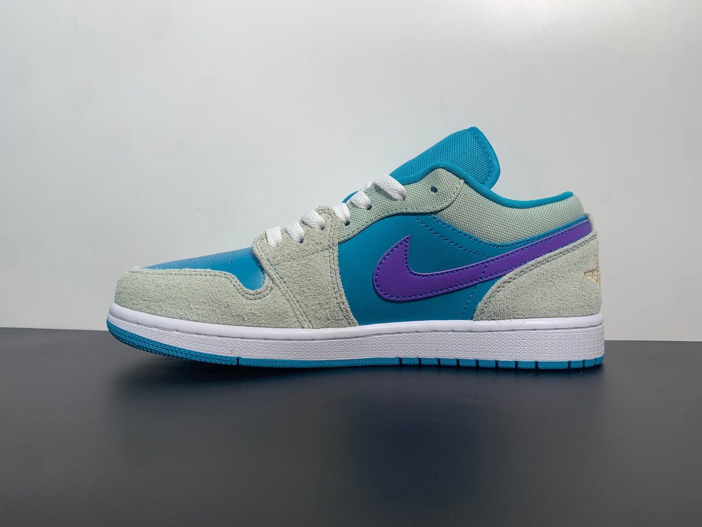 Air Jordan 1 Low Pistachio Frost Celestial Aquatone DX4334-300