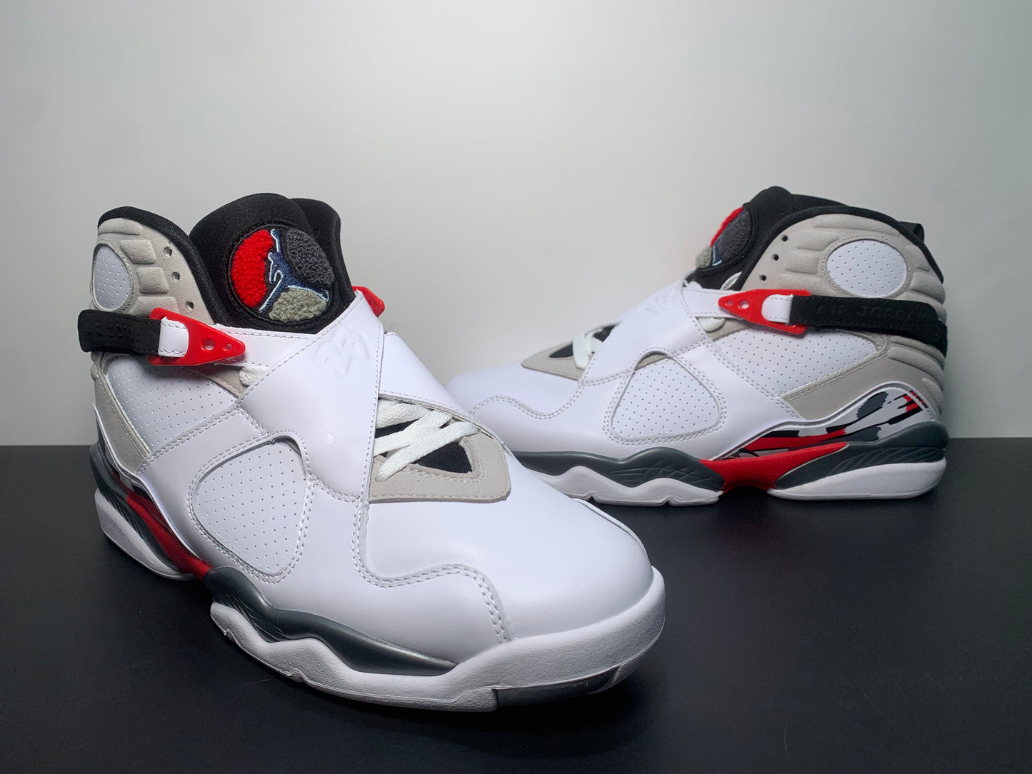 Air Jordan 8 Retro Bugs Bunny