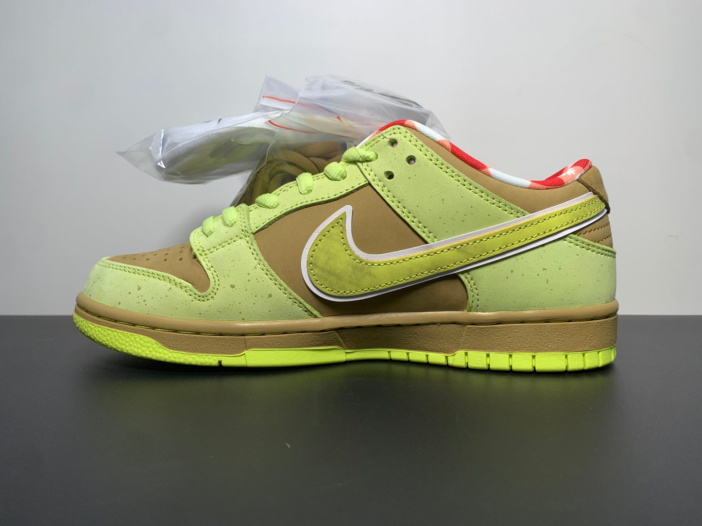 CONCEPTS × Nike Dunk SB Low Green Brown Lobster