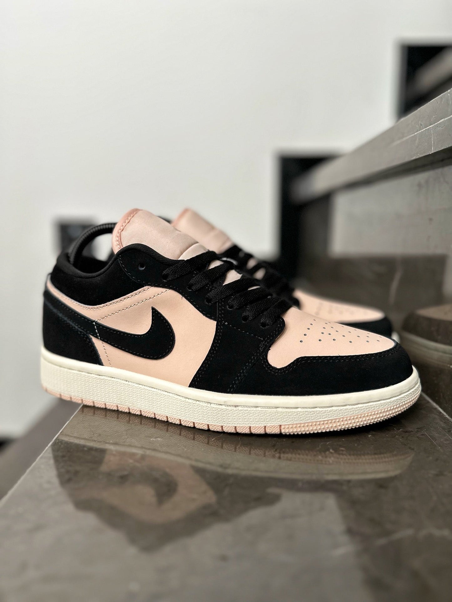 Wmns Air Jordan 1 Low 'Black Guava Ice'