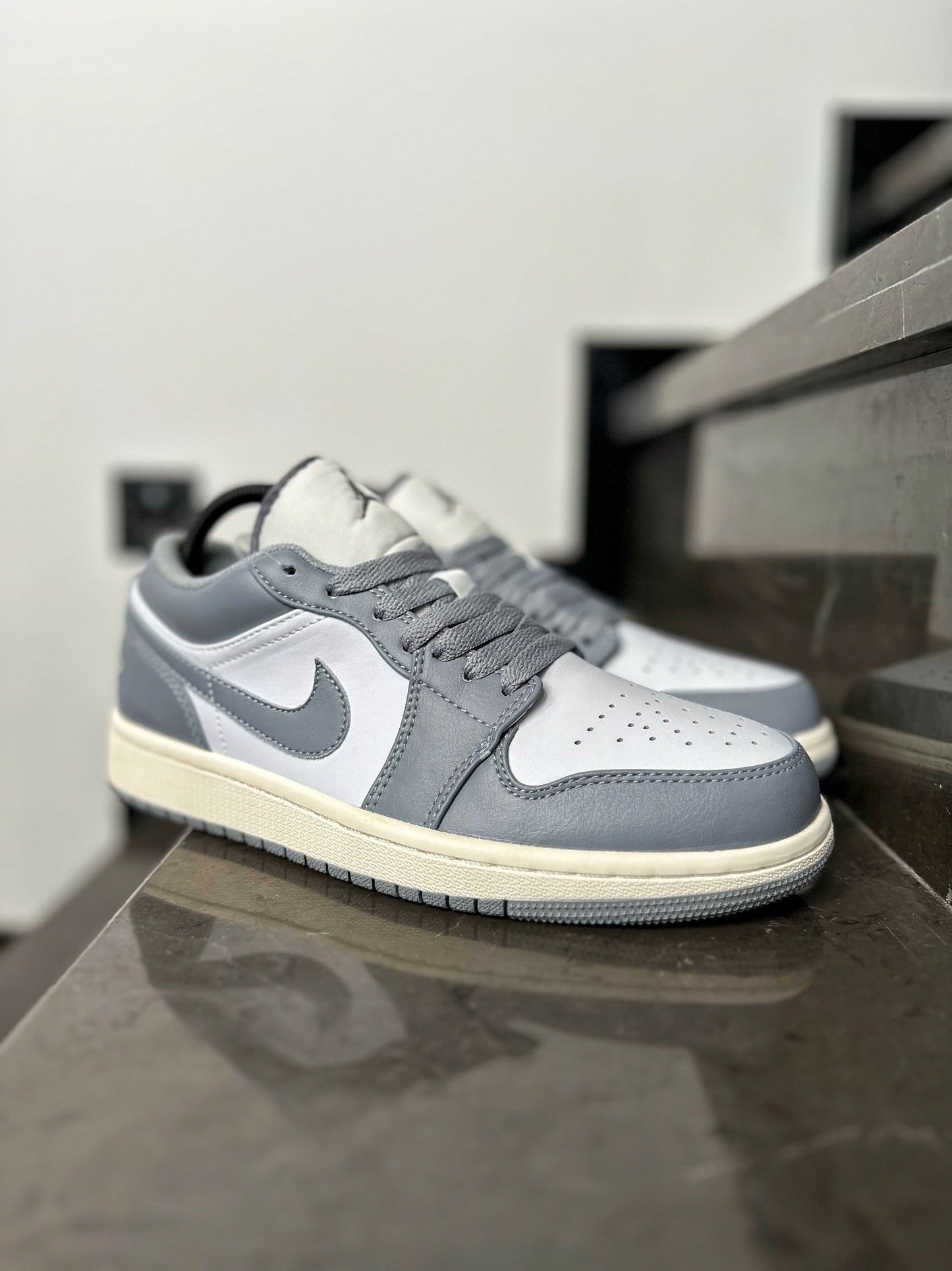 Air Jordan 1 Low 'Vintage Grey'