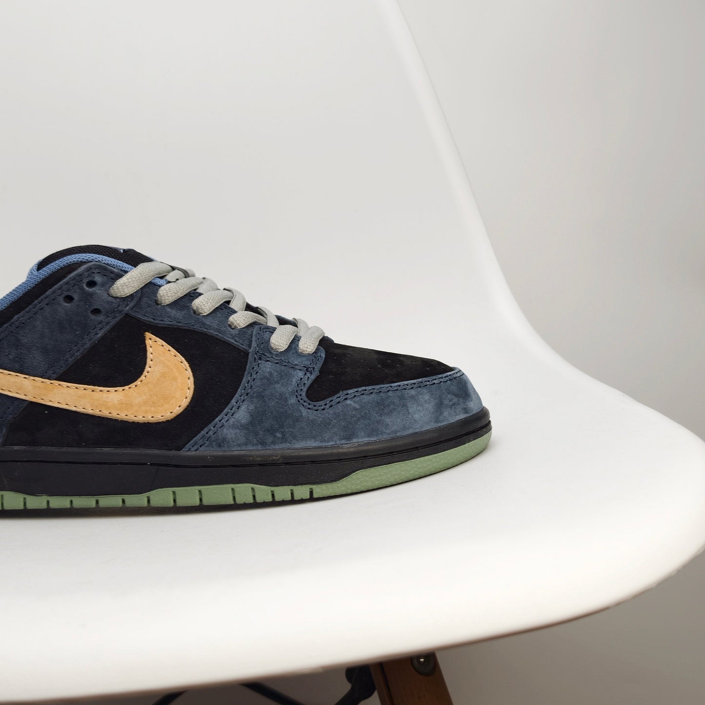 Nike SB Dunk Low Navy Blue 522JWD
