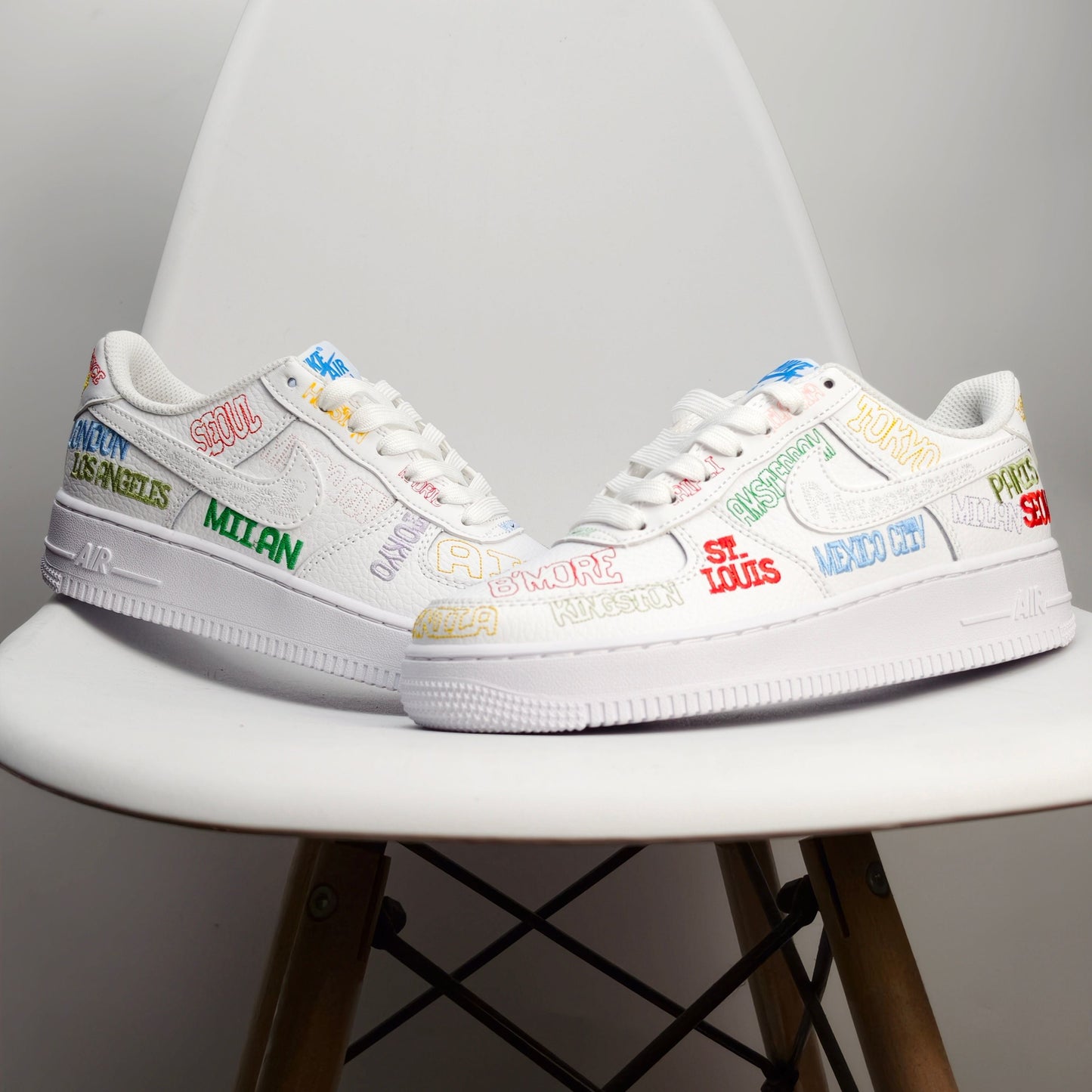 Nike Air Force 1’ 07 Low 'World Tour - White'