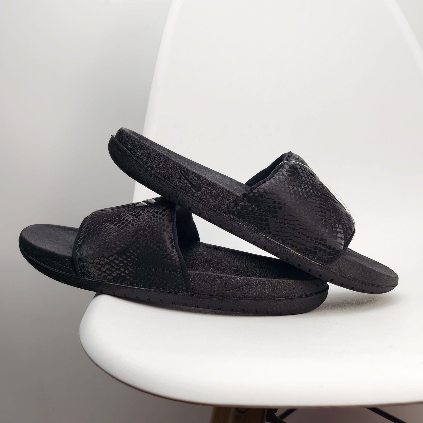NIKE KOBE OFFCOURT SLIDE IF2870-001