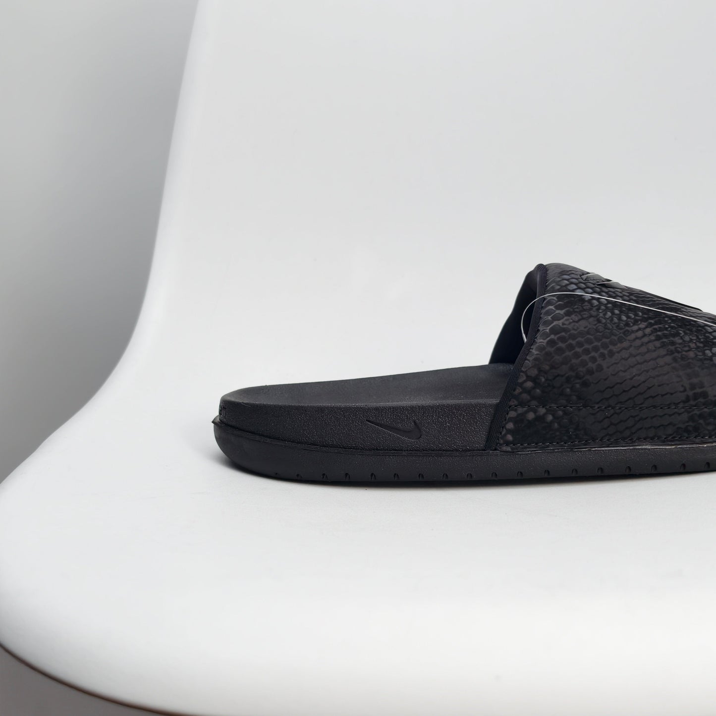 NIKE KOBE OFFCOURT SLIDE IF2870-001
