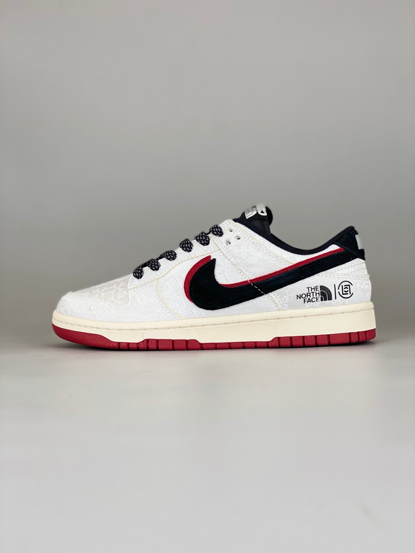 Nike SB Dunk Low x The North Face DM6868-041