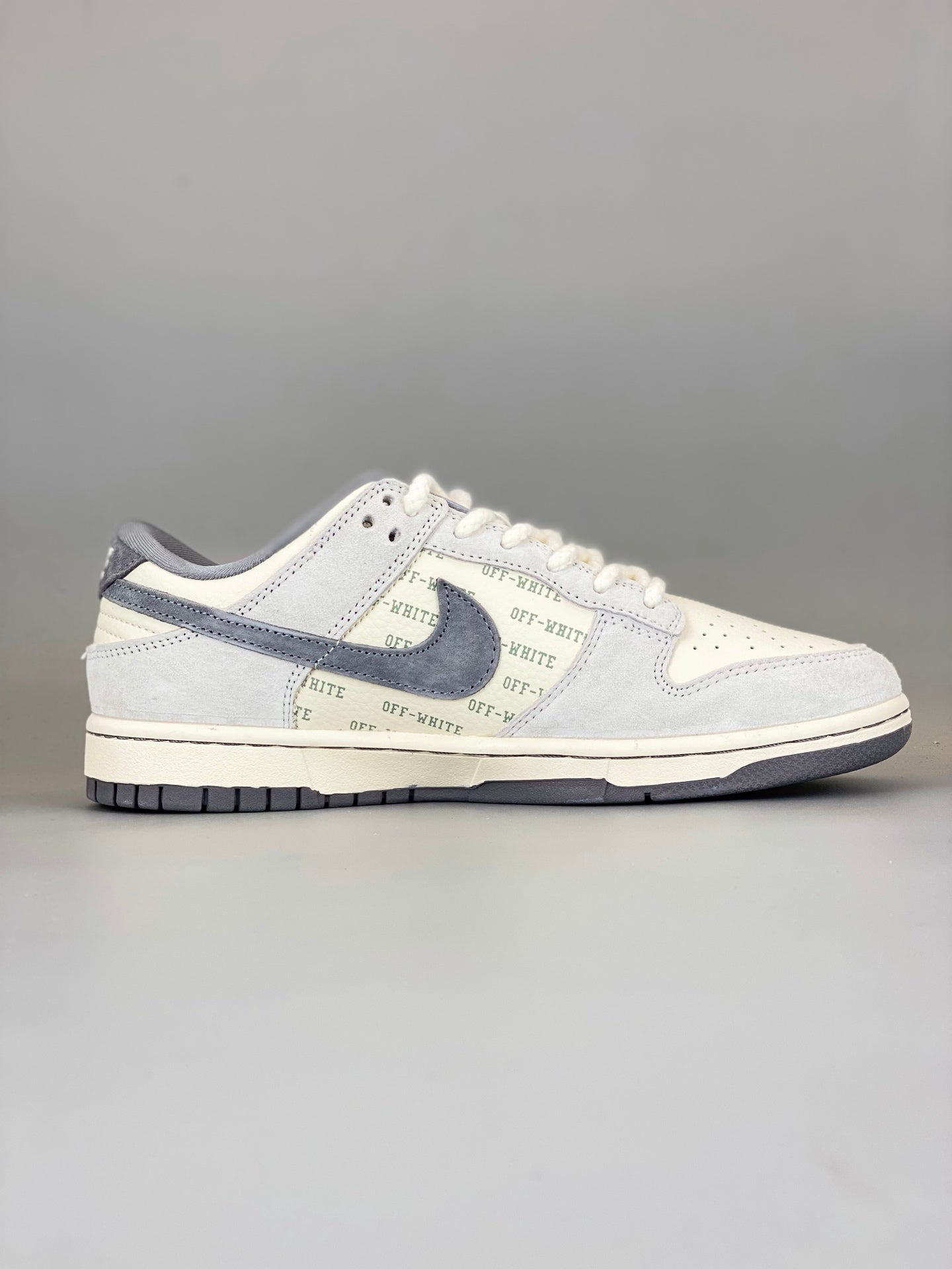 Nike SB Dunk Low“OFF-WHITE YX5066-213