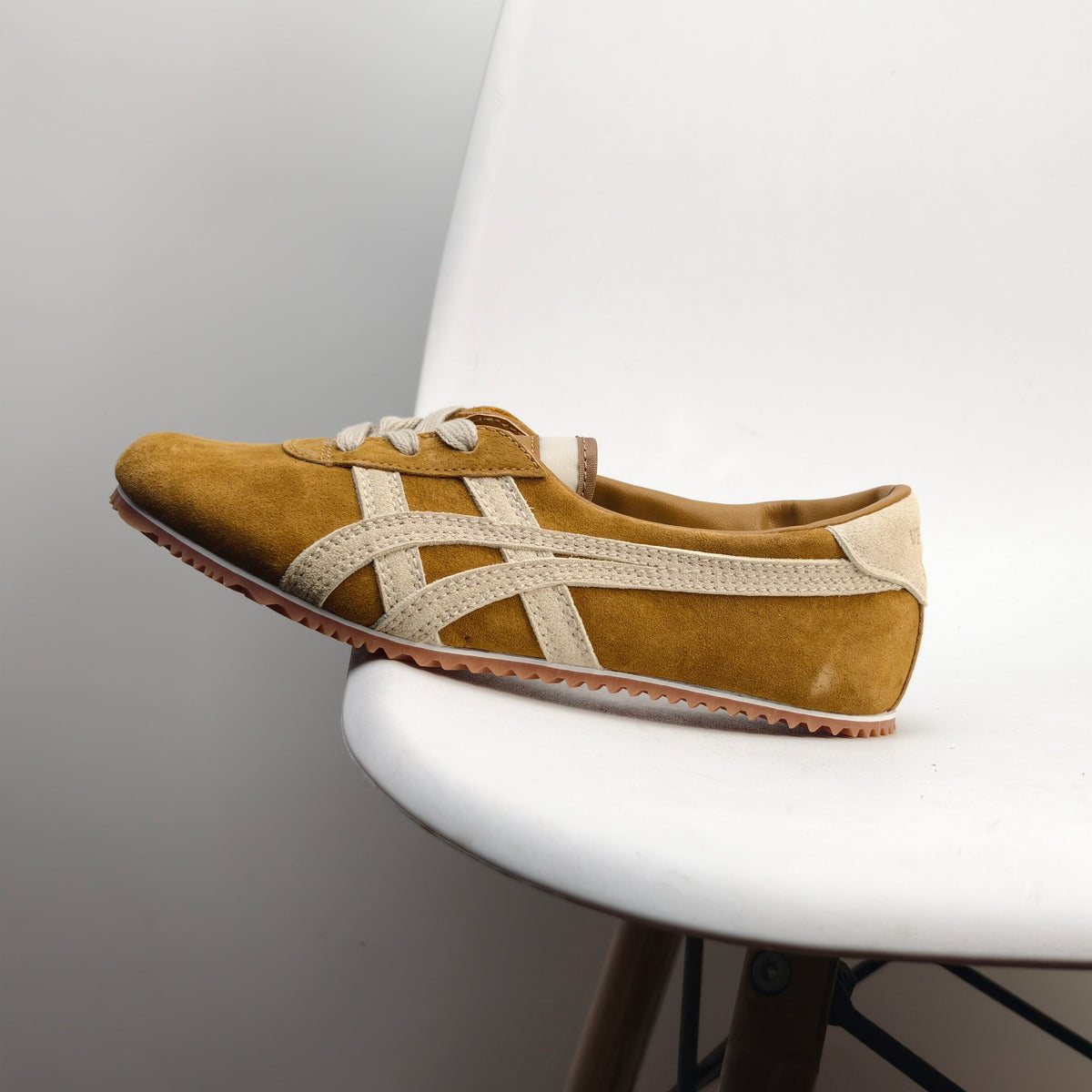 Versace x Onitsuka Tiger Tai-ChiSakura  Slip-on Brown 1024594-1A17741_2U2HJ