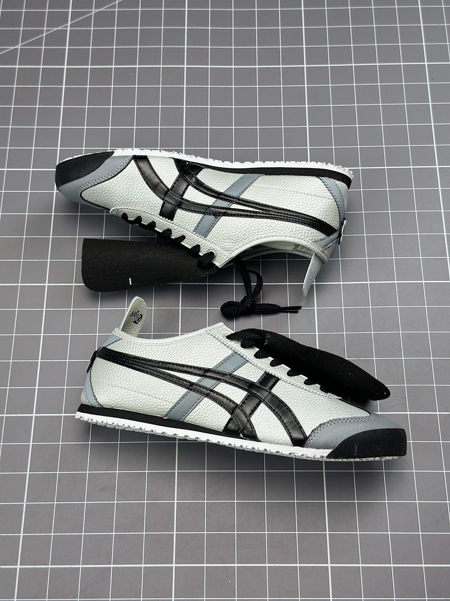 Onitsuka Tiger Mexico 66 Flower 1183B493-100