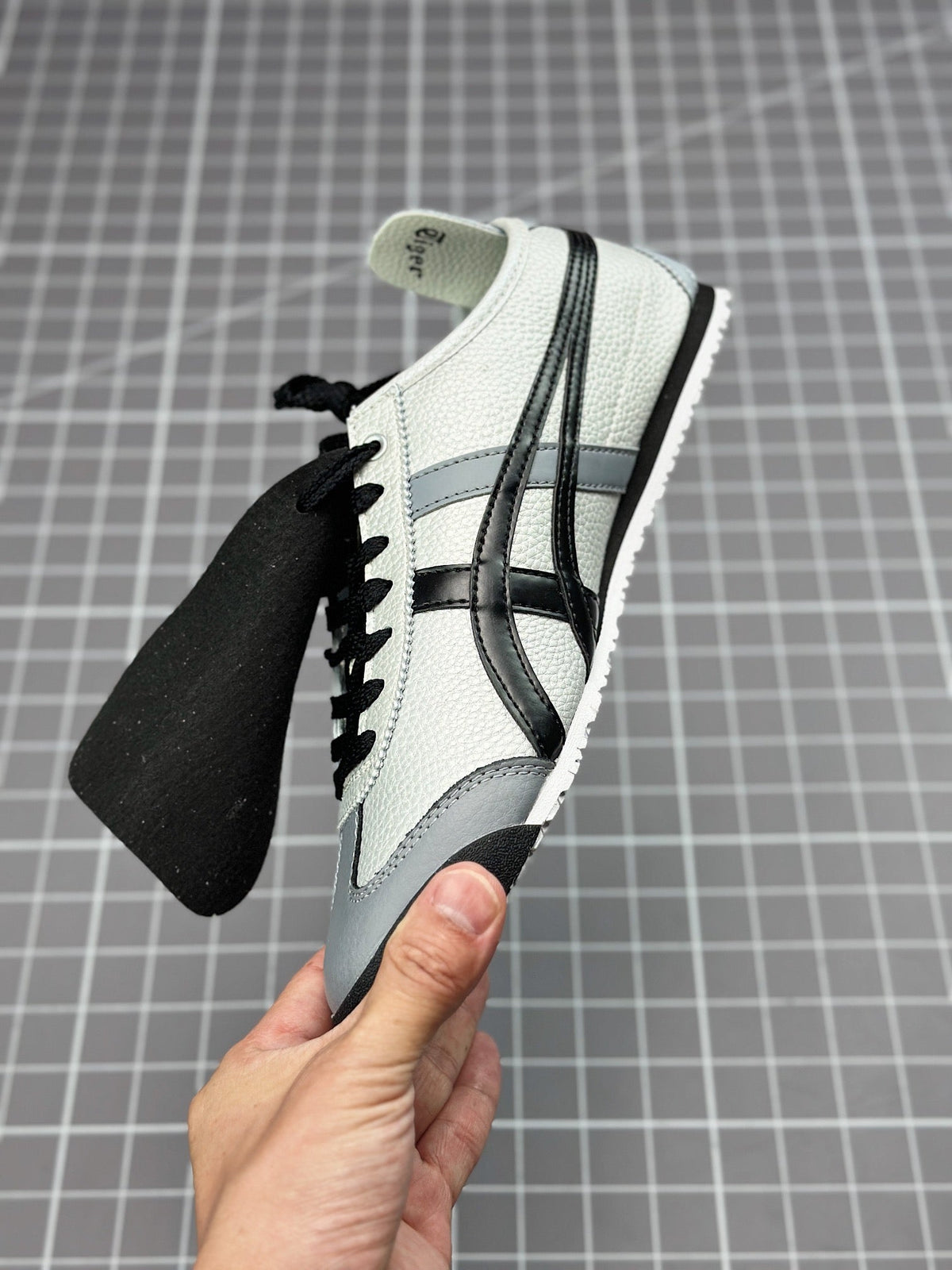 Onitsuka Tiger Mexico 66 Flower 1183B493-100