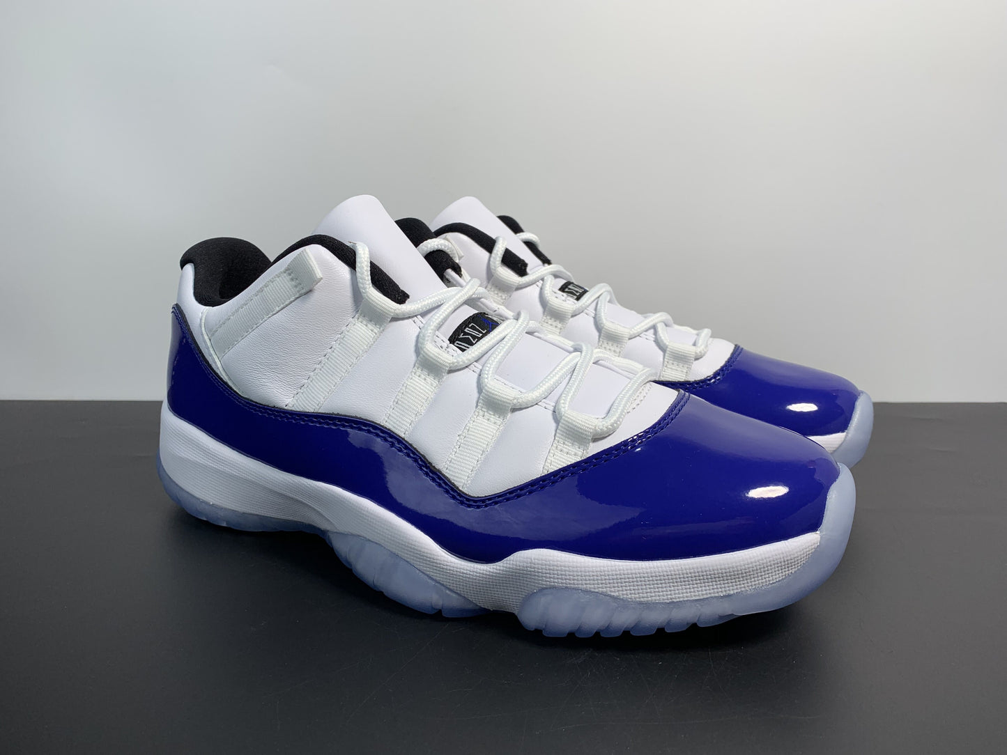 Air Jordan 11 Concord AH7860-100