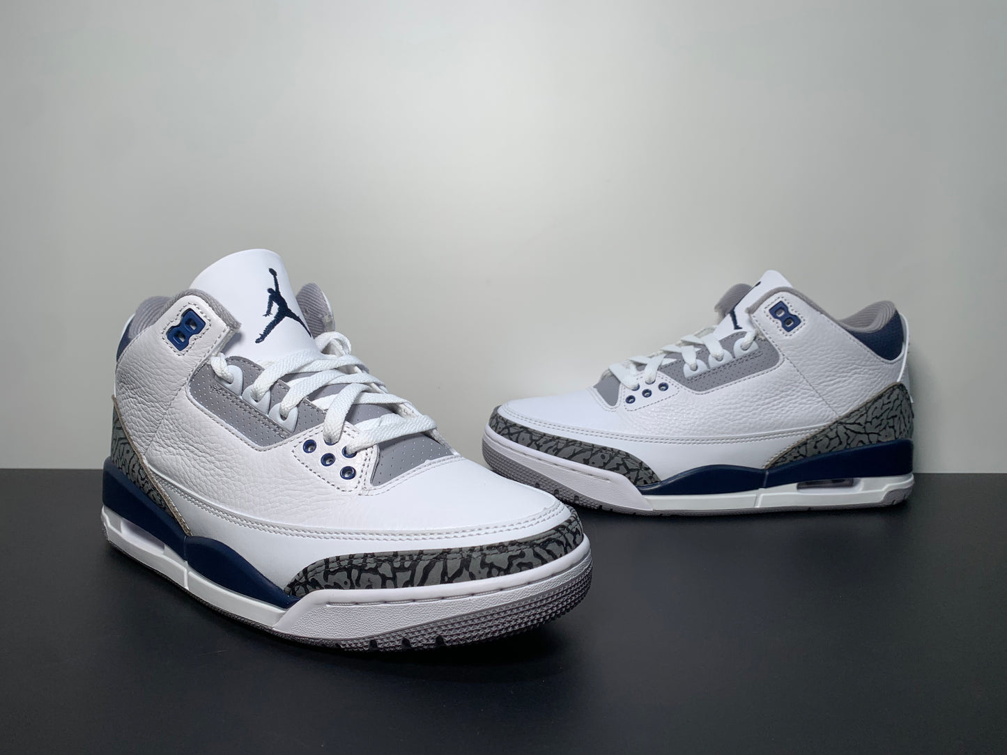 Air Jordan 3 Midnight Navy CT8532-140