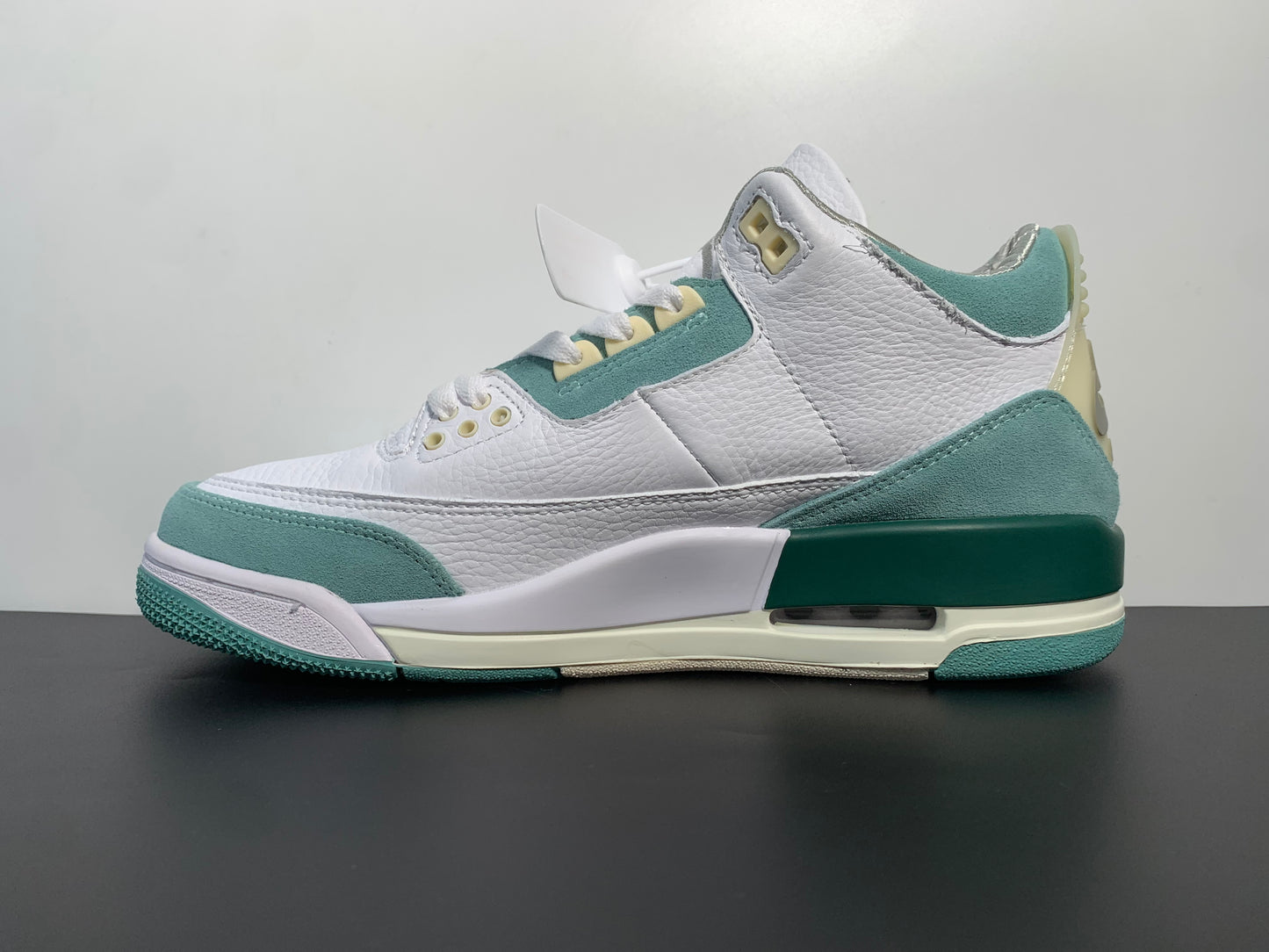 Air Jordan 3 Retro Mint Green DT8532-130