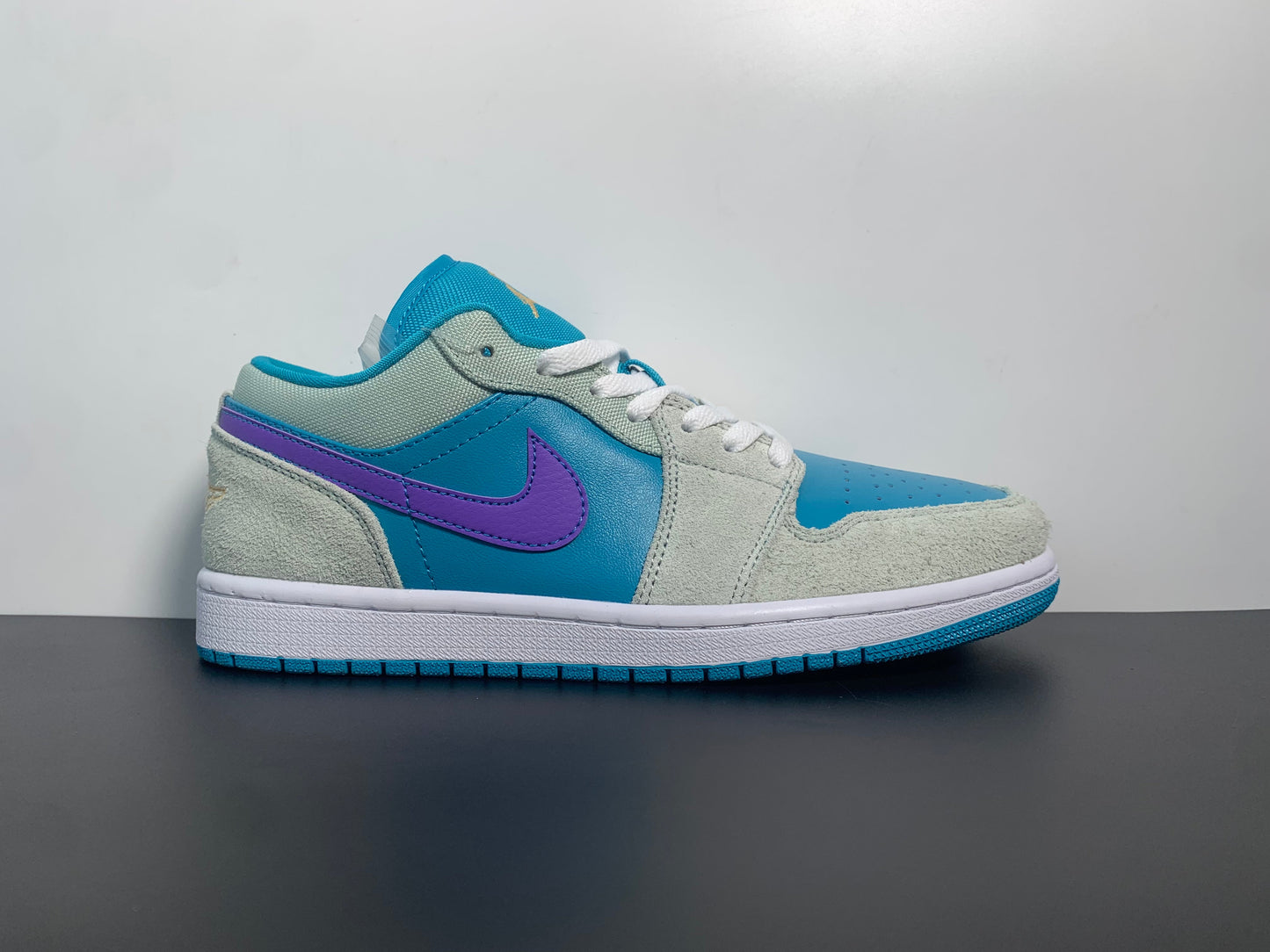 Air Jordan 1 Low Pistachio Frost Celestial Aquatone DX4334-300