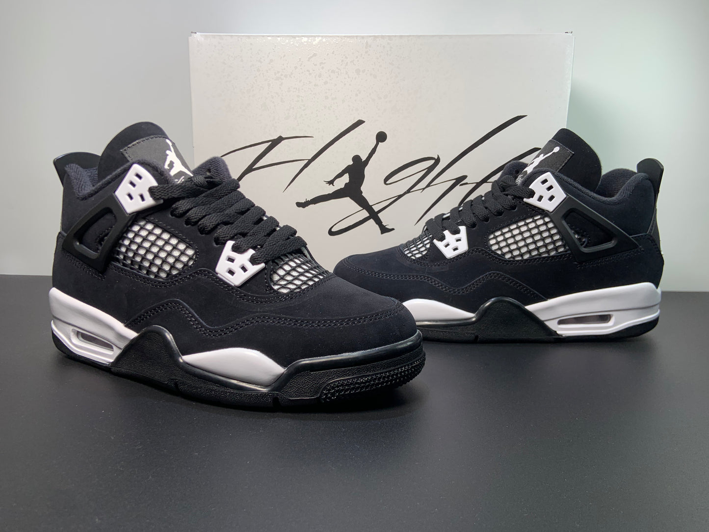 Air Jordan 4 “White Thunder” FQ8138-001