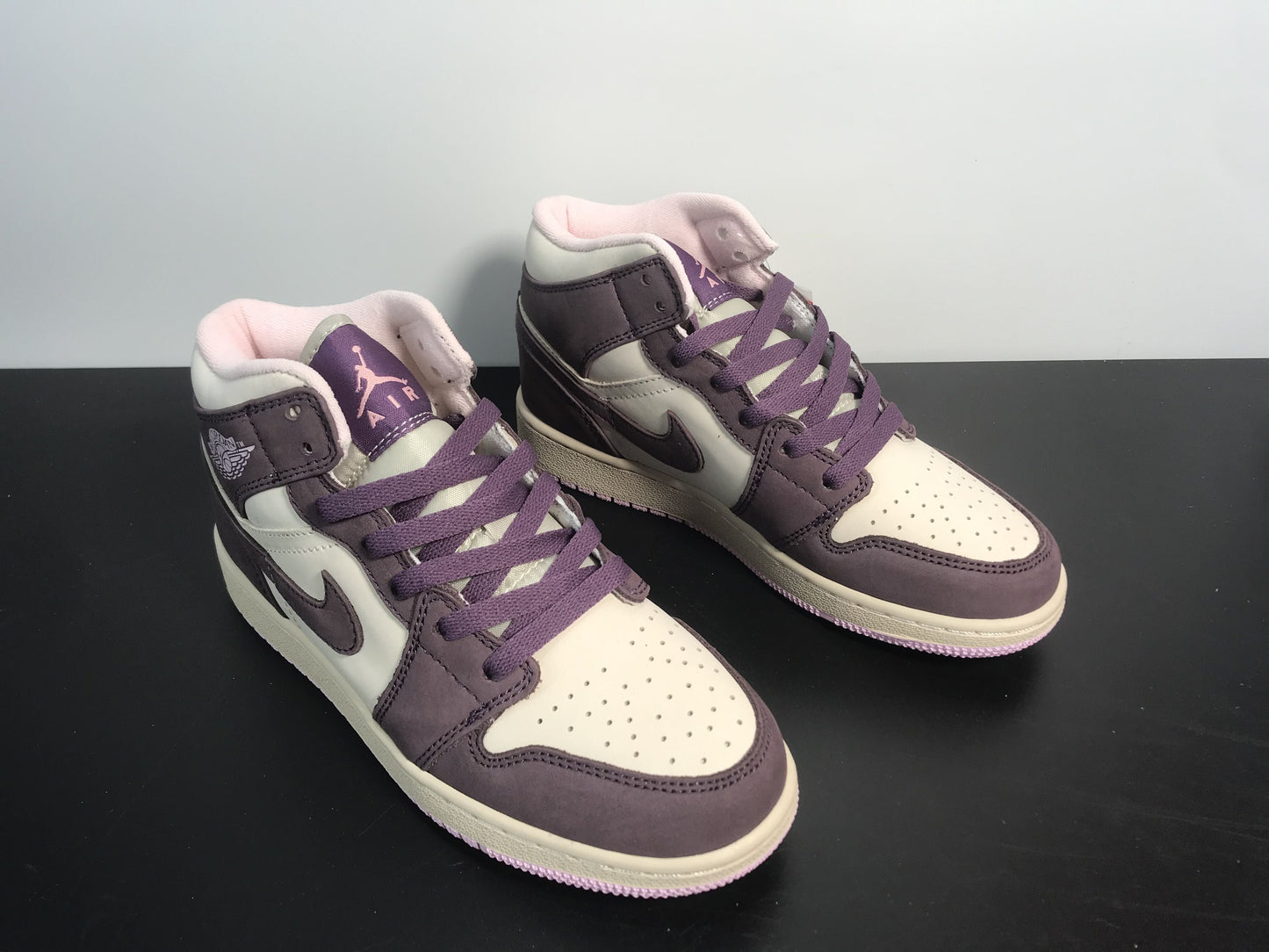 Air Jordan 1 Retro Mid 'Pro Purple'