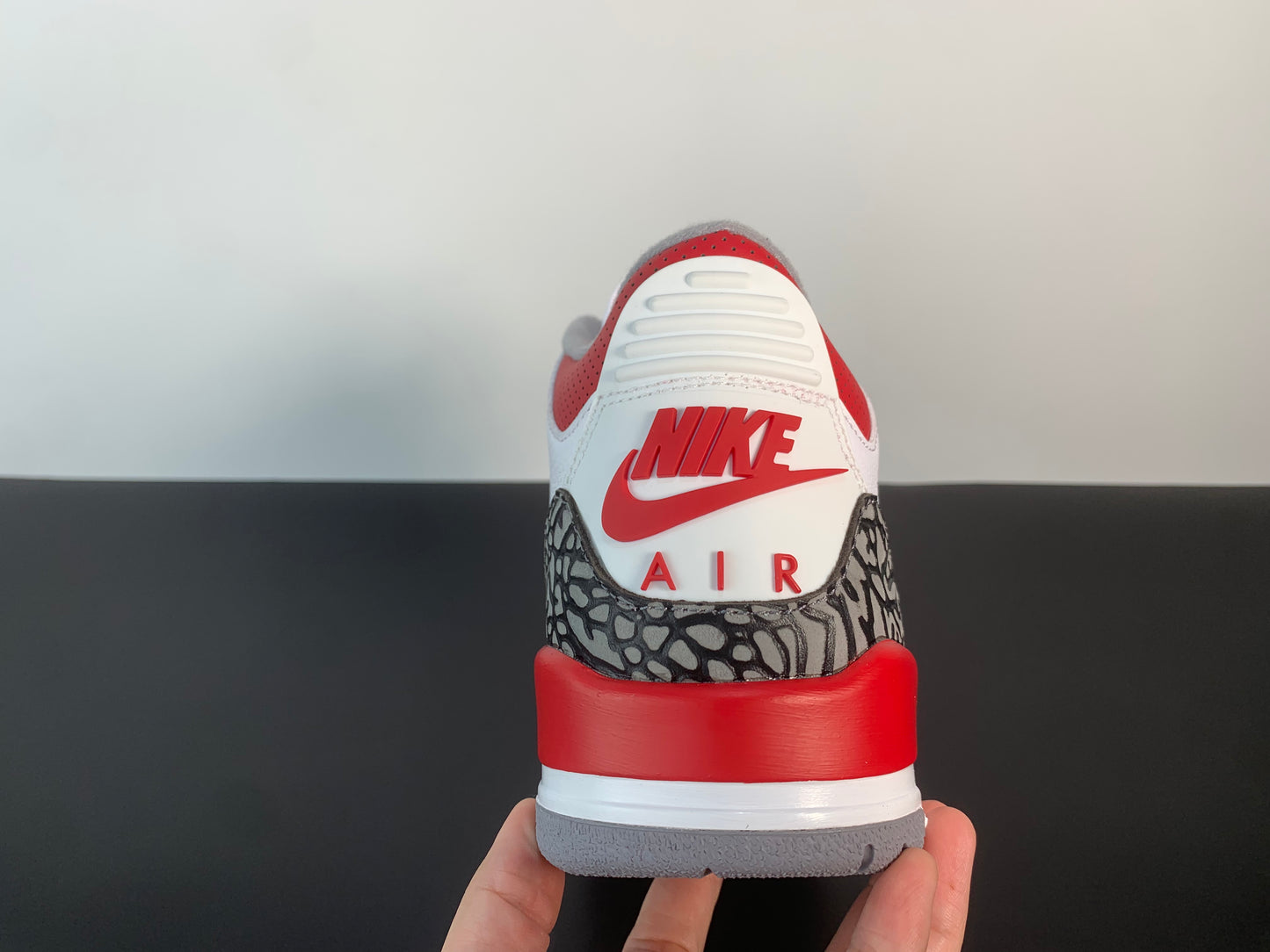 Air Jordan 3 OG “Fire Red”  DN3707-160