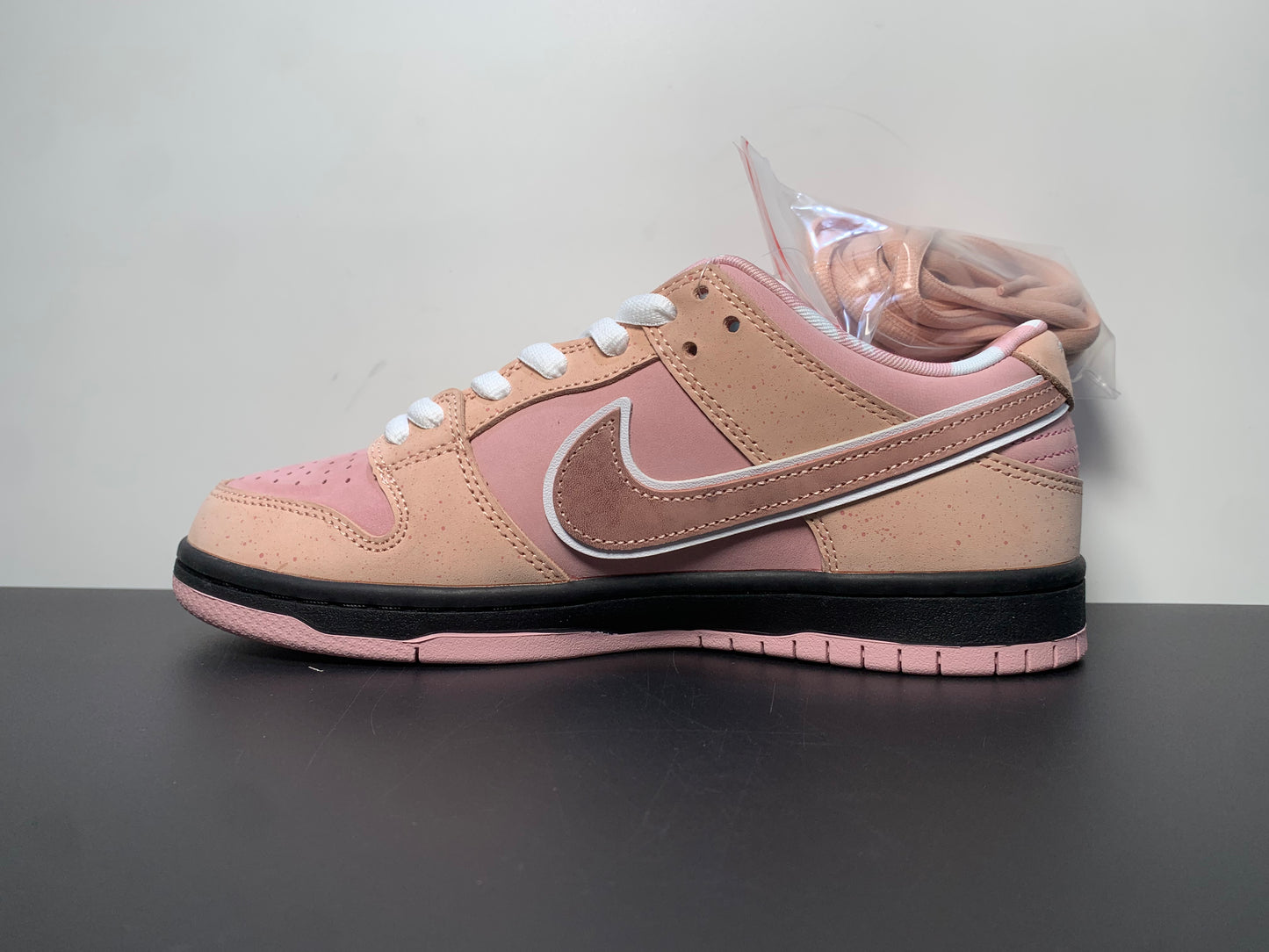 CONCEPTS × Nike Dunk SB Low Pink Lobster