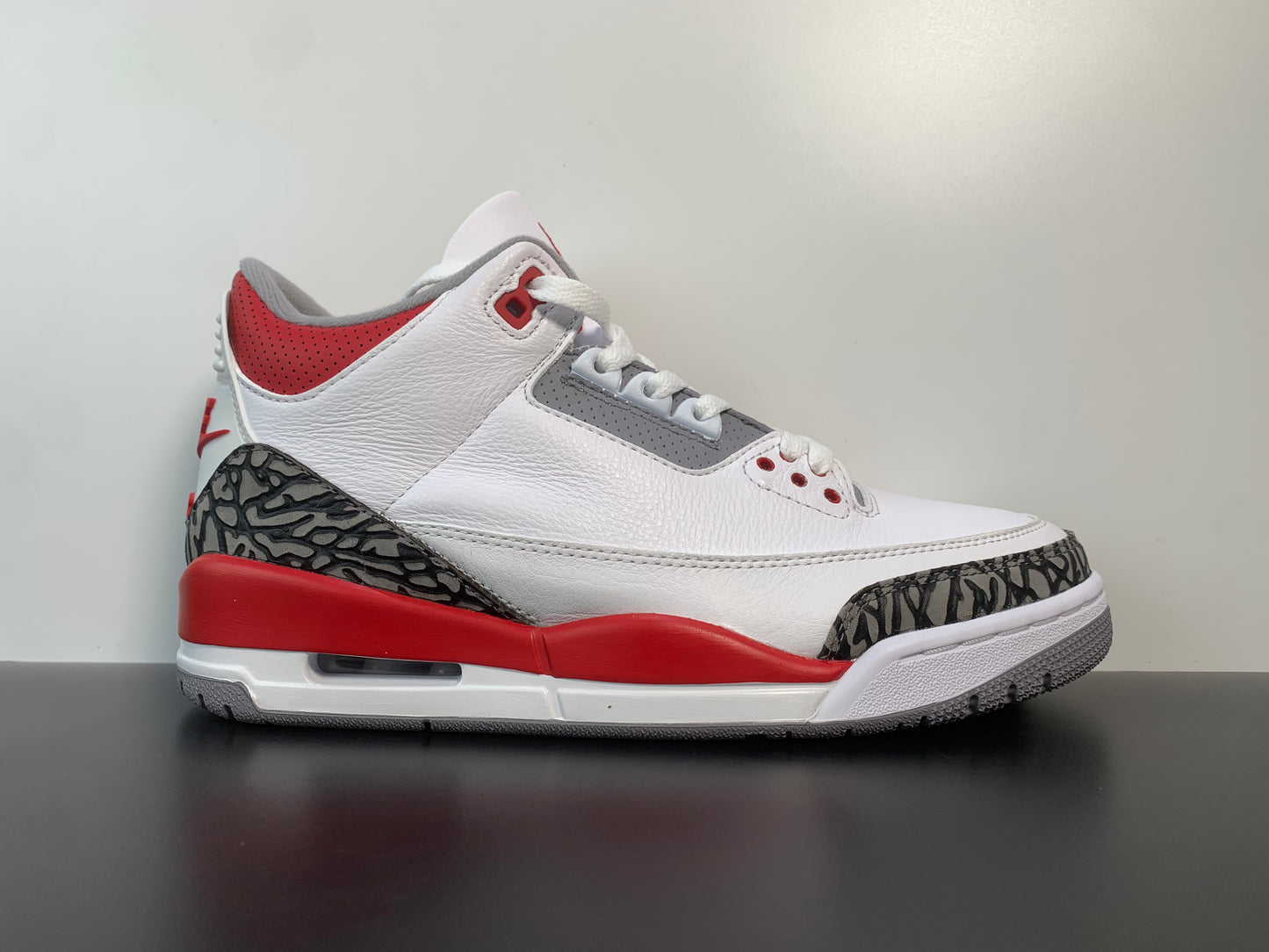 Air Jordan 3 OG “Fire Red”  DN3707-160