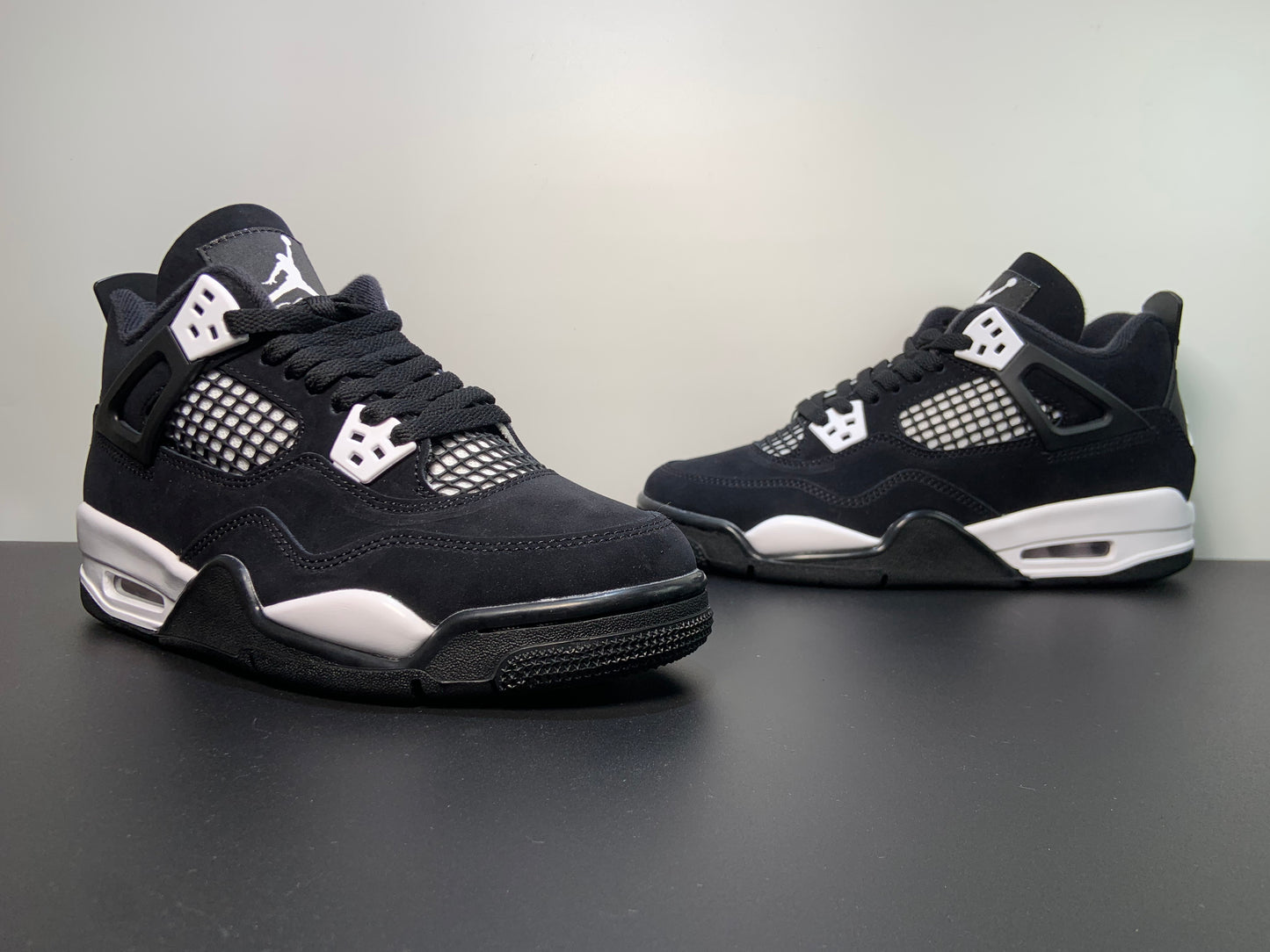 Air Jordan 4 “White Thunder” FQ8138-001