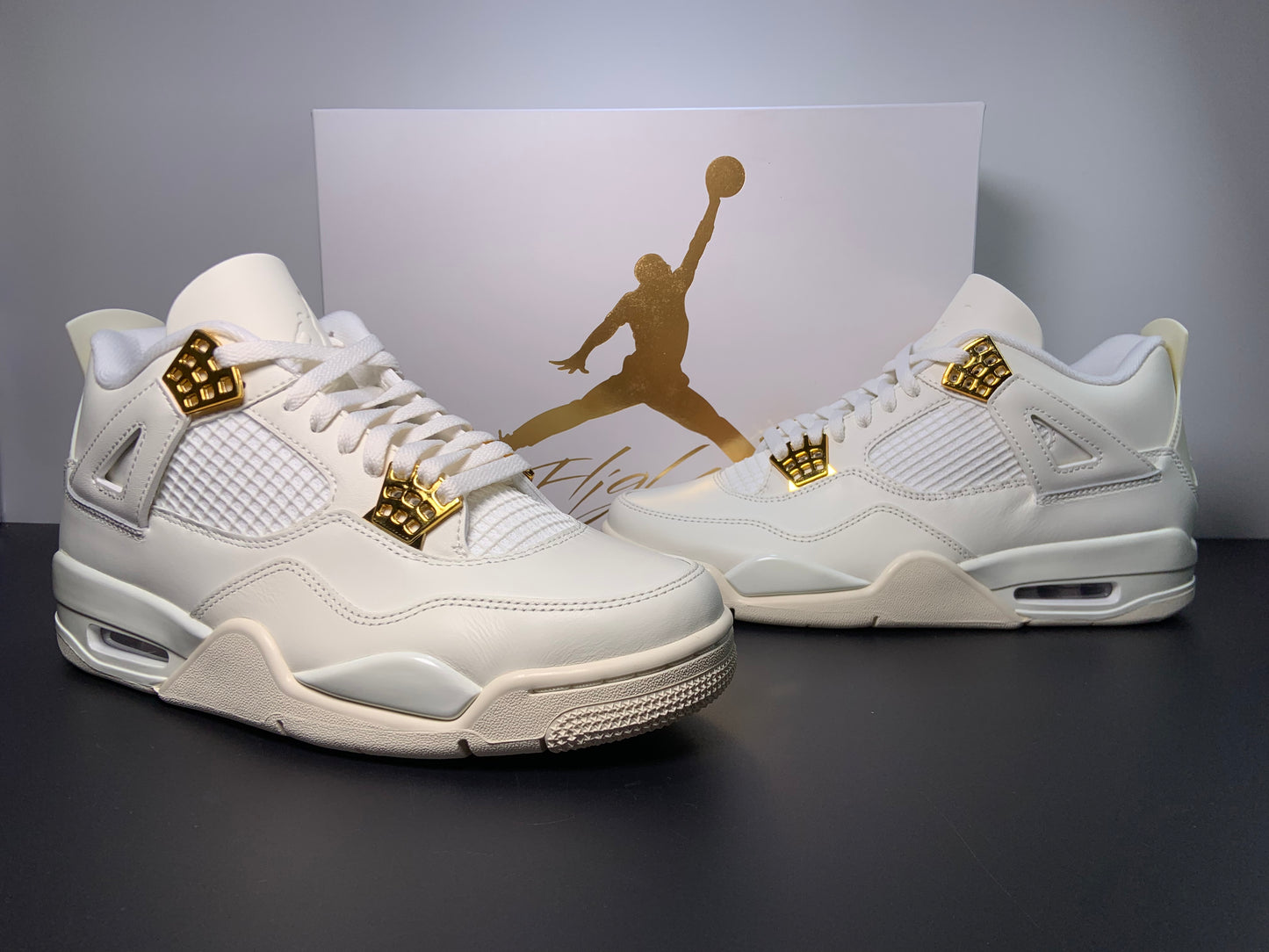 Air Jordan 4 Retro Metallic Gold AQ9129-170  Air Jordan 4 WMNS “Sail”