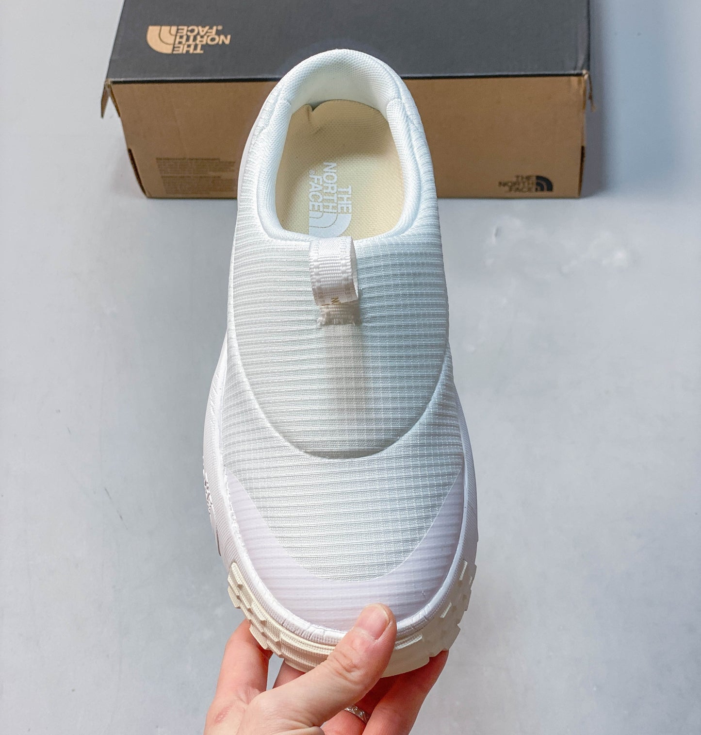 THE M THERMOBALL TRACTION MULE V  Pure White NFOABA9BKY4-055
