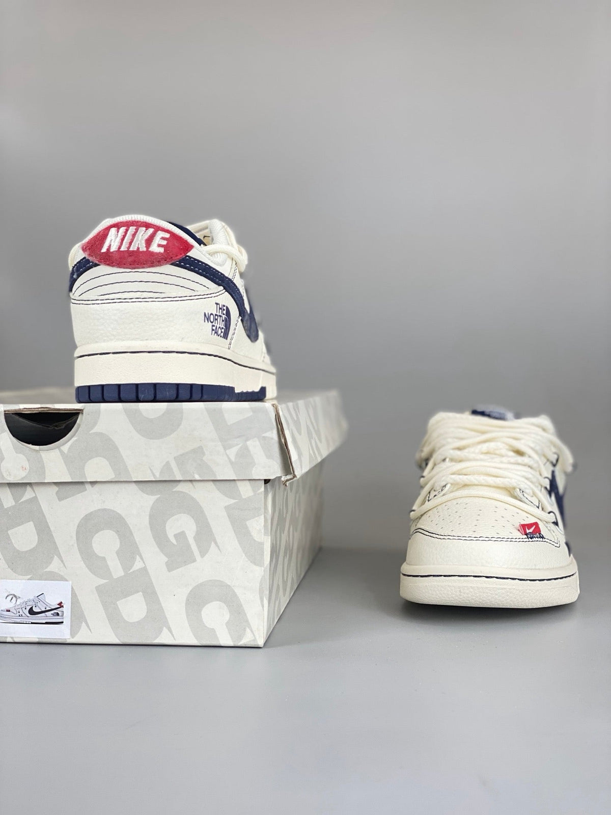 Nike SB Dunk Low x The North Face x KAWS YX5066-283