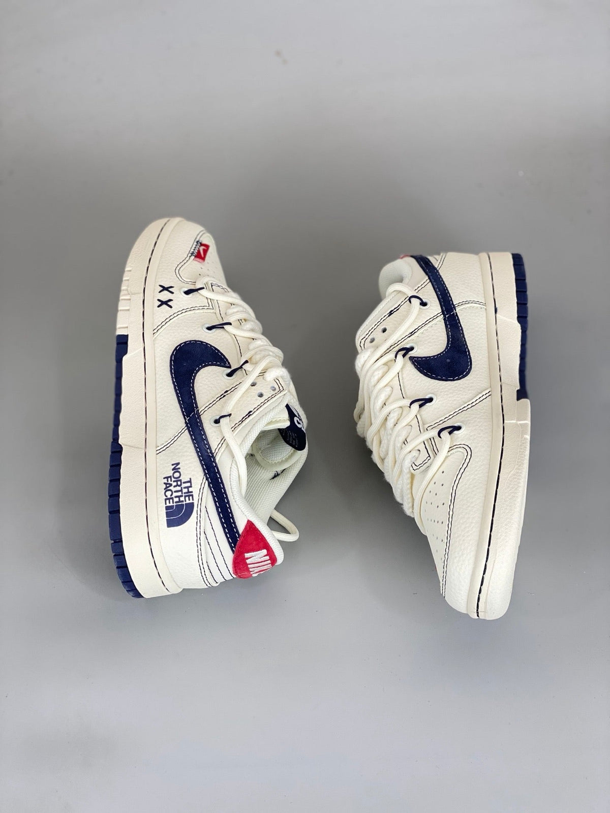 Nike SB Dunk Low x The North Face x KAWS YX5066-283
