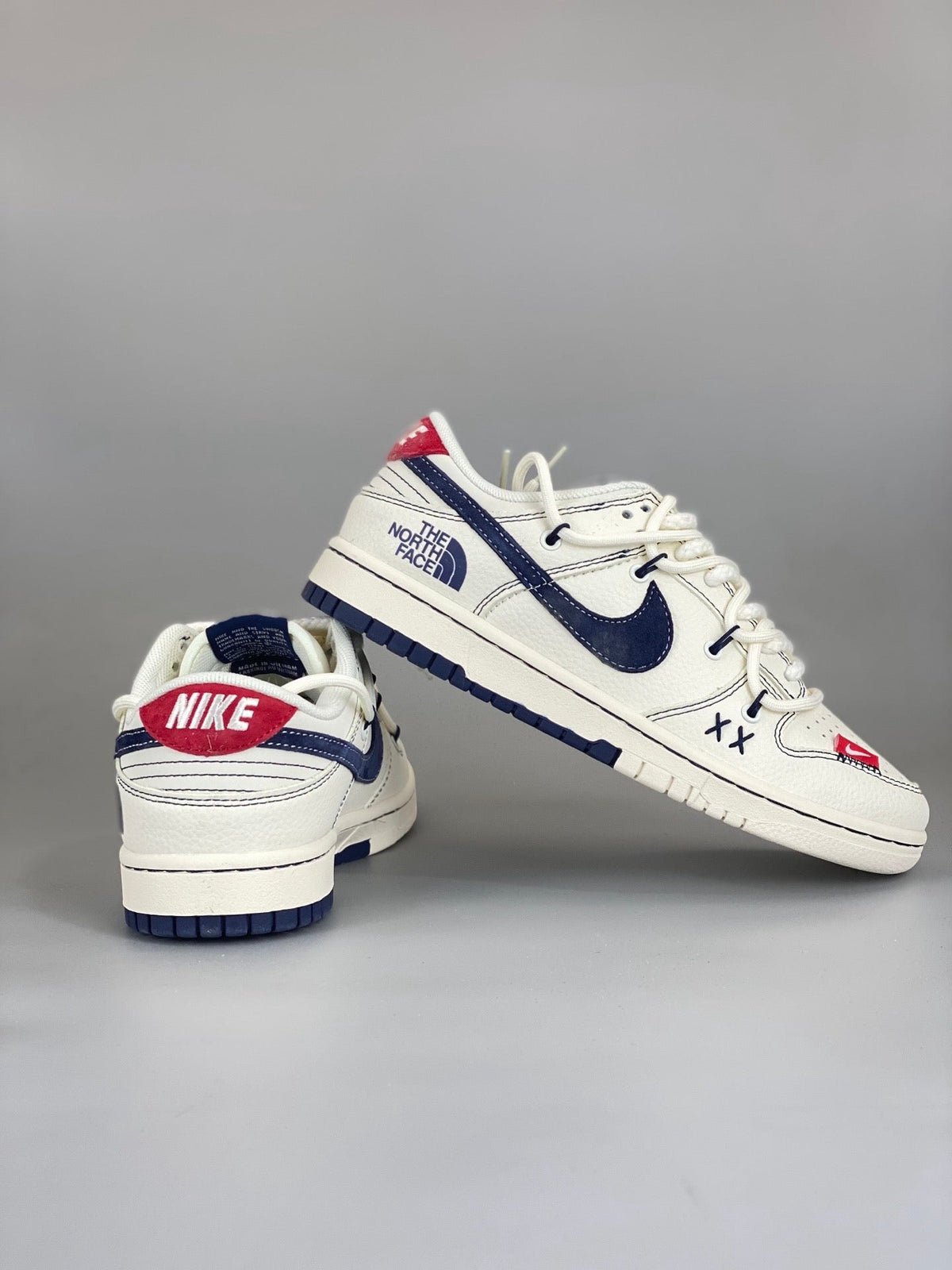 Nike SB Dunk Low x The North Face x KAWS YX5066-283