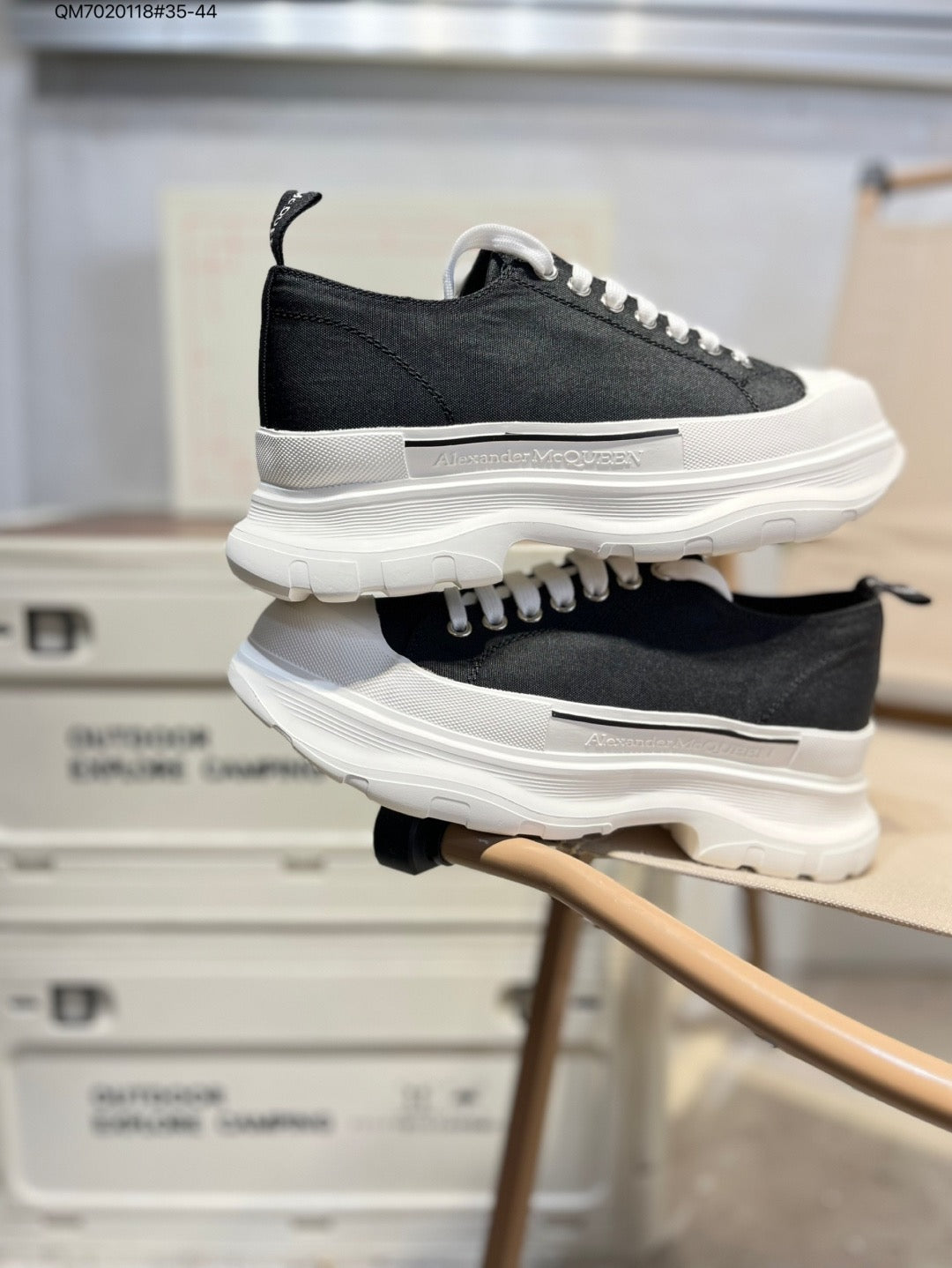 Alexander McQueen Tread Slick  'Black White' 462214 QM7020118