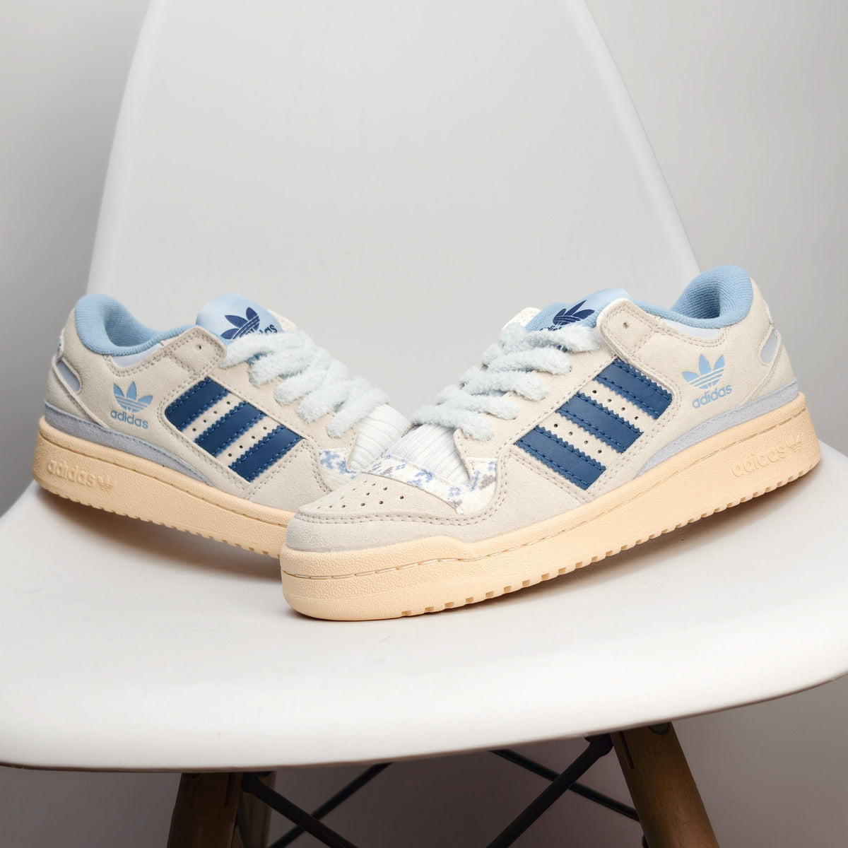 Adidas Originals Forum Low CL 'White Wonder Blue' 284JGD
